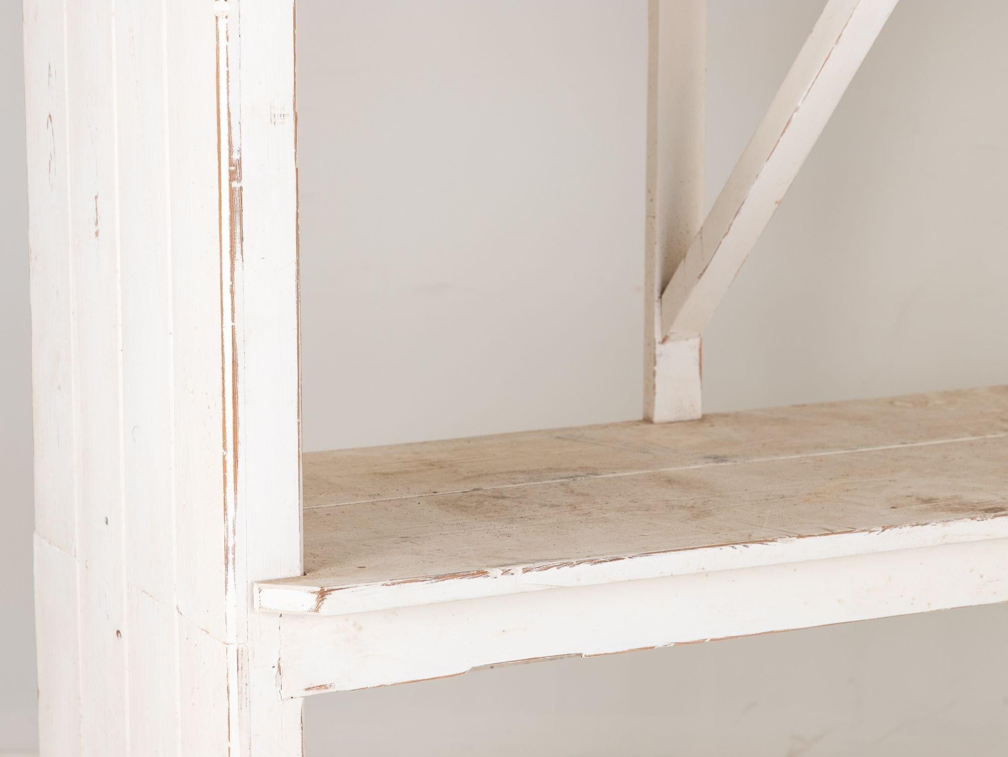 Gran Estantería de Floristería de Madera Pintada de Blanco, Inglesa mediados S. XX siglo XX en venta