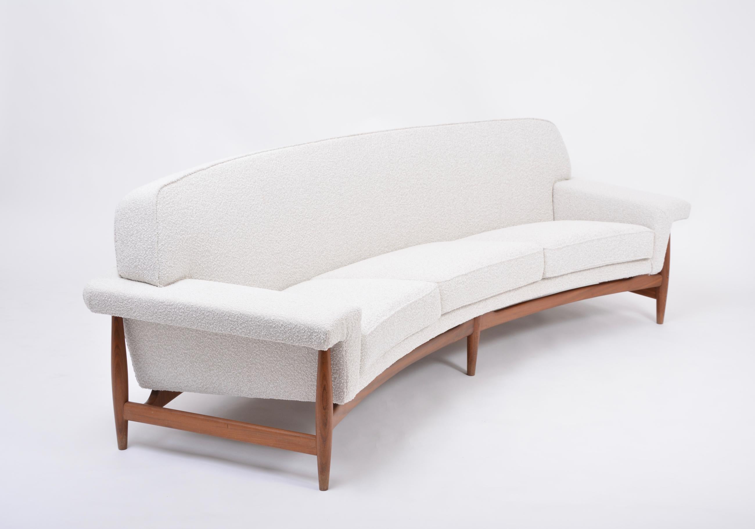 Large White Reupholstered Mid-Century Sofa by Johannes Andersen for Trensum In Good Condition In Berlin, DE