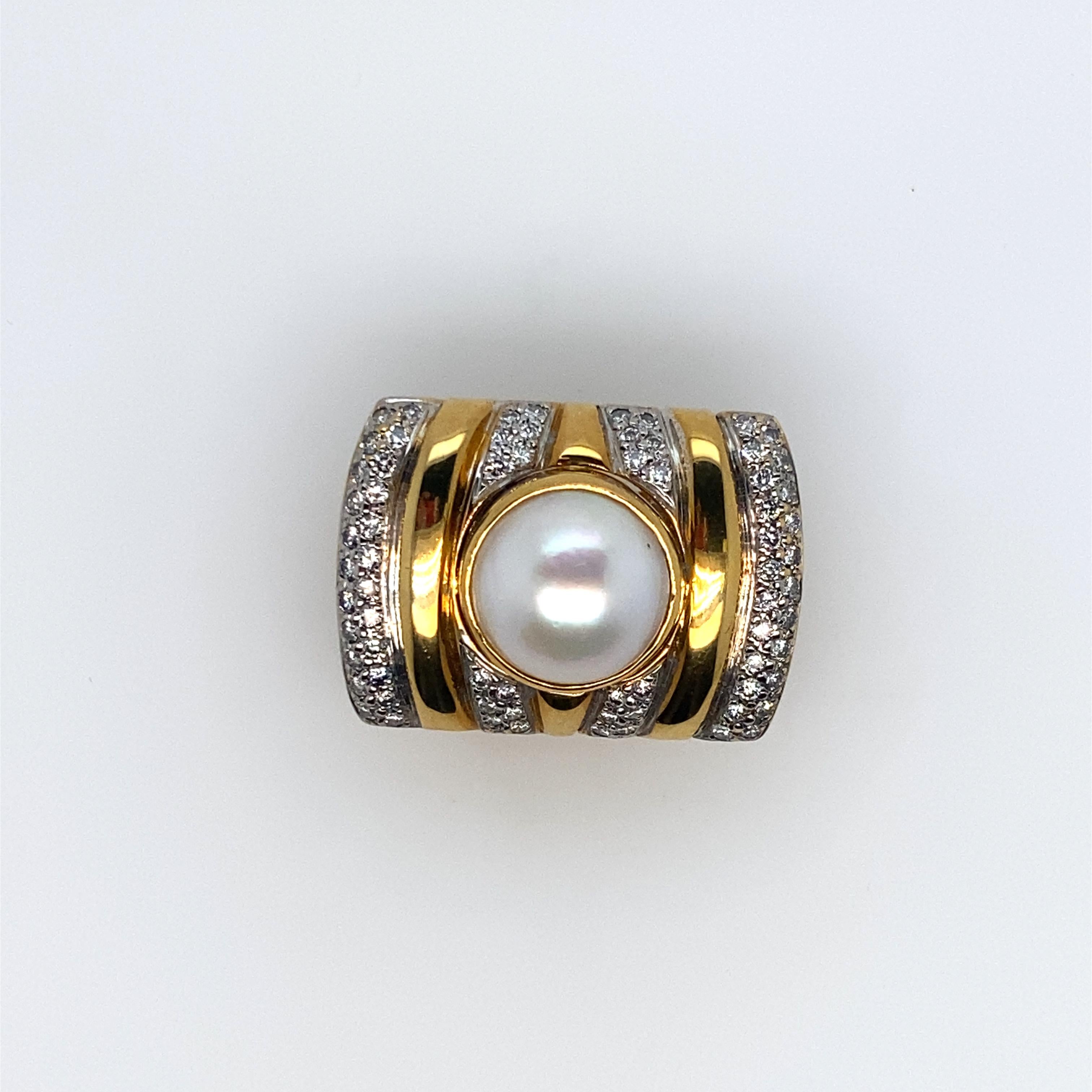 Taille ronde Grandes perles blanches des mers du Sud et diamants en vente