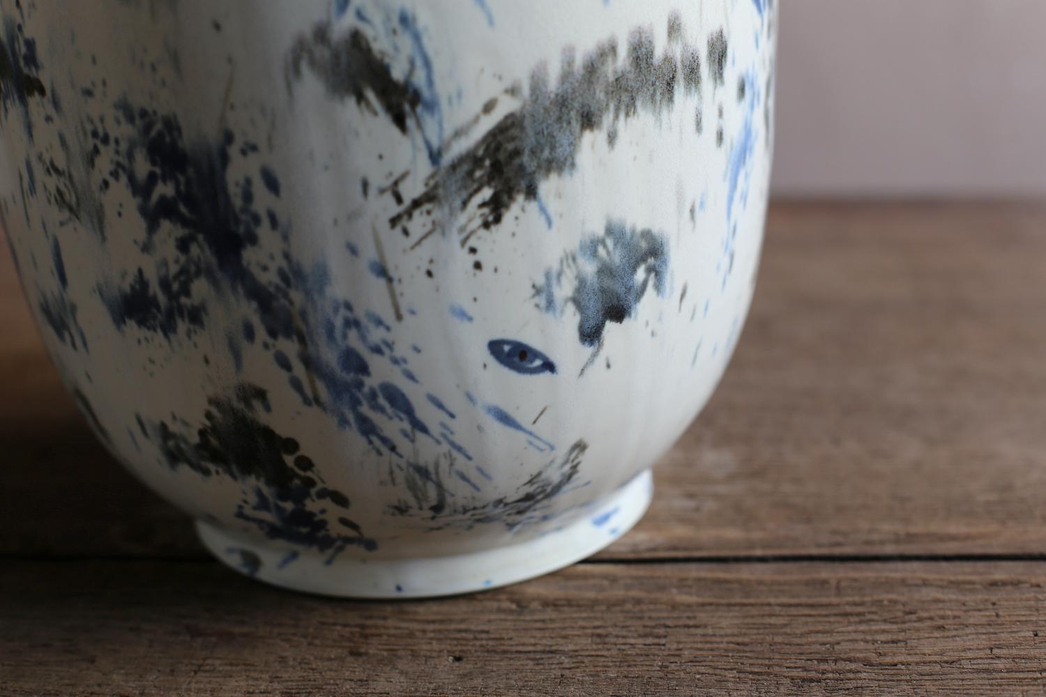 Jarrón grande blanco con pintura abstracta de Scarlet Pottery Porcelana en venta