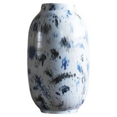 Grande vaso bianco con pittura astratta di Scarlet Pottery