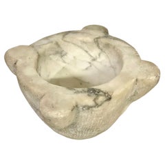 Grand Mortar en marbre blanc du 18ème siècle