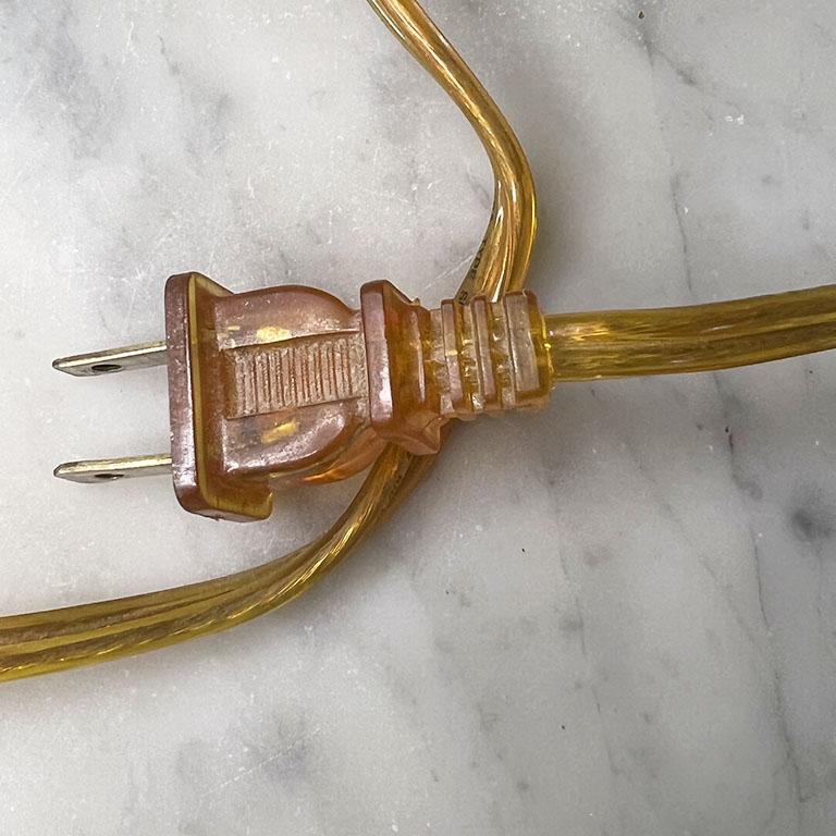 Grandi lampade da tavolo post-moderne in gesso bianco a forma di alveare - una coppia in vendita 1