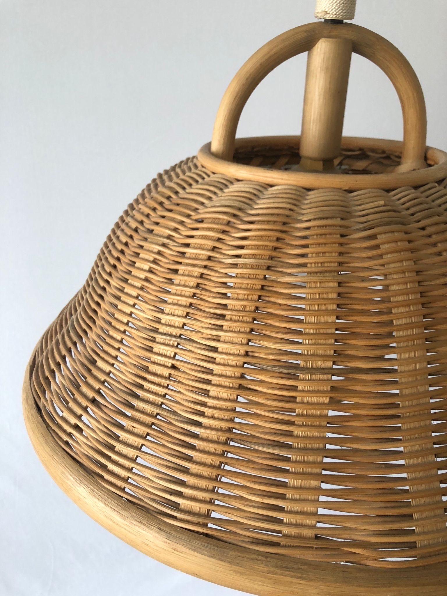 Large Wicker Adjustable Shade Pendant Lamp, 1960s, Germany In Excellent Condition For Sale In Hagenbach, DE