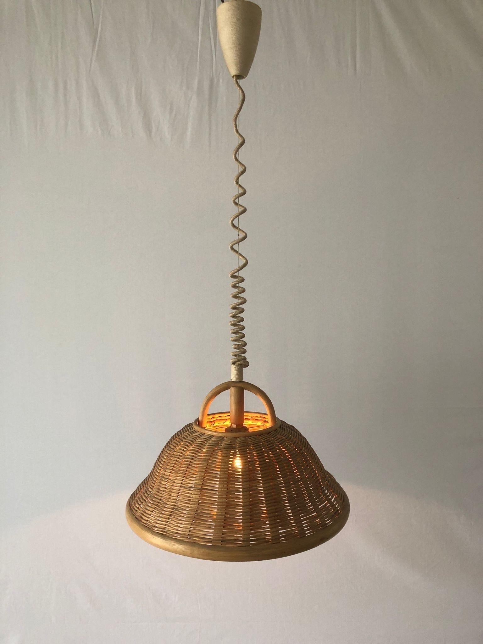 Grande lampe suspendue à abat-jour réglable en osier, années 1960, Allemagne en vente 2