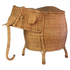 Grand panier à couvercle éléphant en osier et rotin français, années 1960