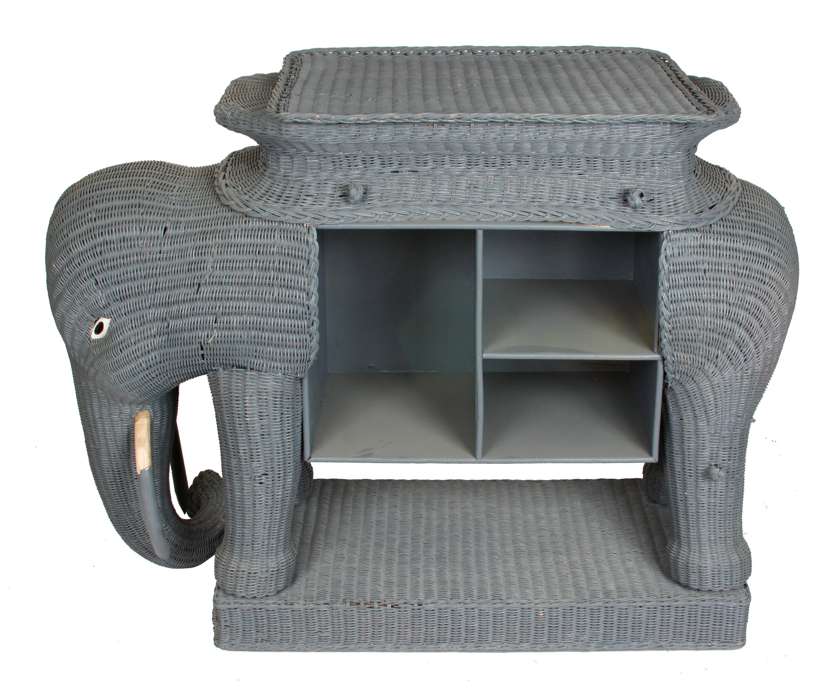 Large Wicker Elephant Console In Good Condition In Locust Valley, NY