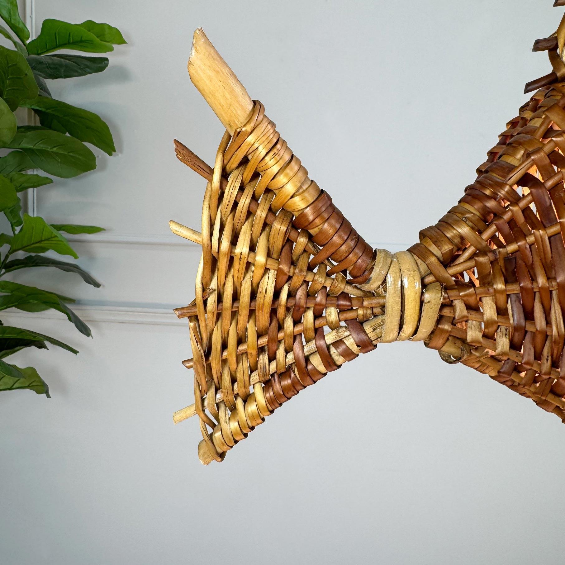Large Wicker Fish Deckenleuchte Mid Century Frankreich (Mitte des 20. Jahrhunderts) im Angebot