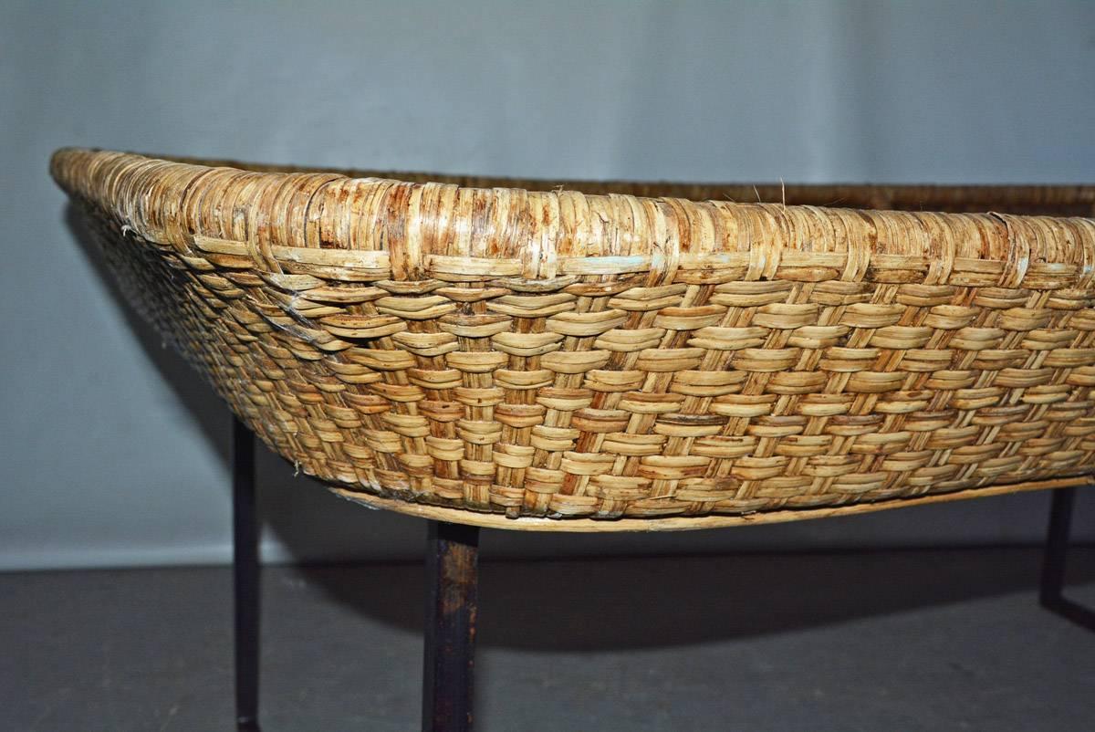 Large Wicker Tray Coffee Table In Good Condition In Sheffield, MA