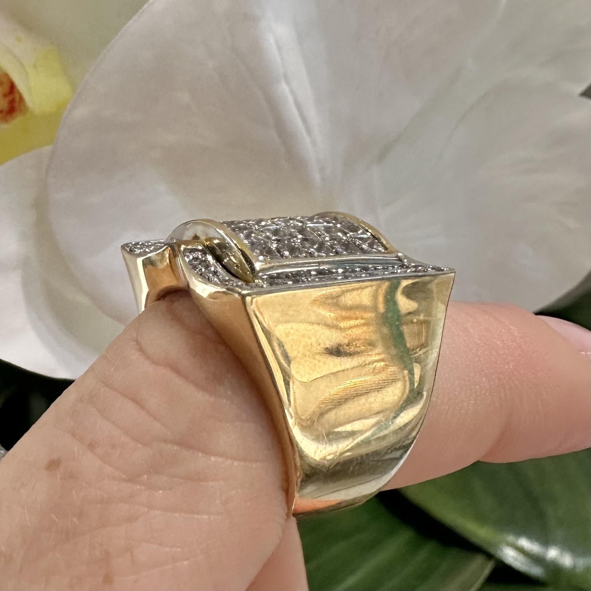 Women's or Men's Large Wide Square Princess Cut Diamond Ring in Yellow Gold For Sale