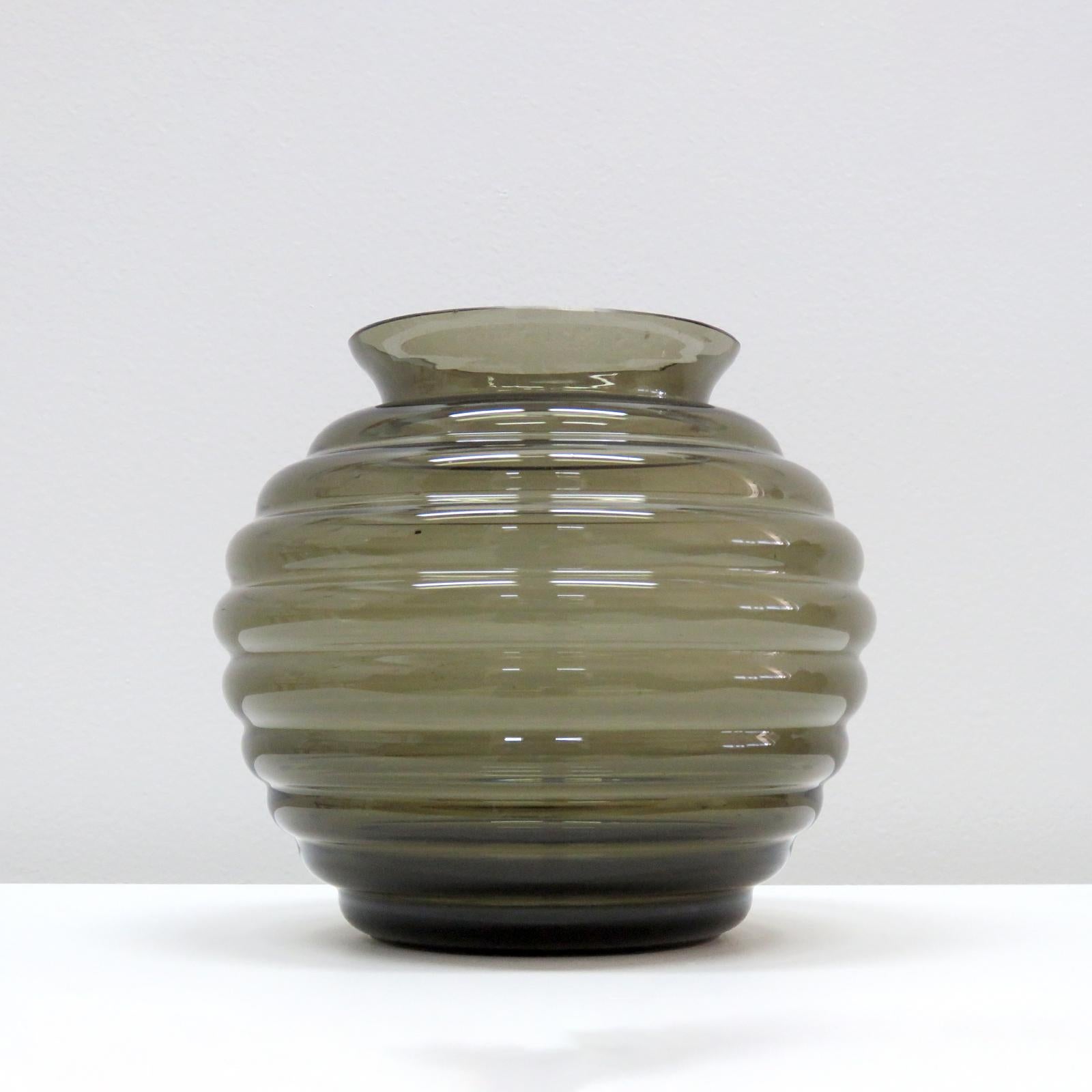 wonderful turmalin vase 'Felicitas' designed by Richard Lauke for Glasfabrik Weißwasser, produced in 1939, the largest model in this series.
