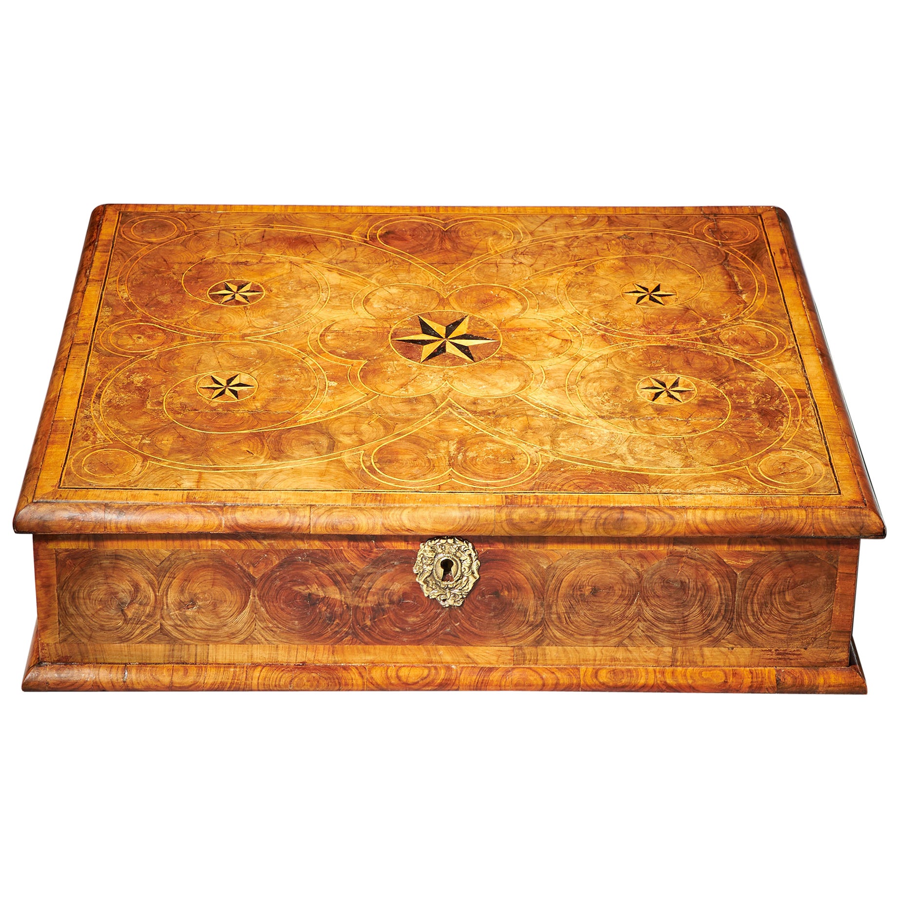 Large William and Mary 17th Century Inlaid Olive Oyster Lace Box, Circa 1690 For Sale