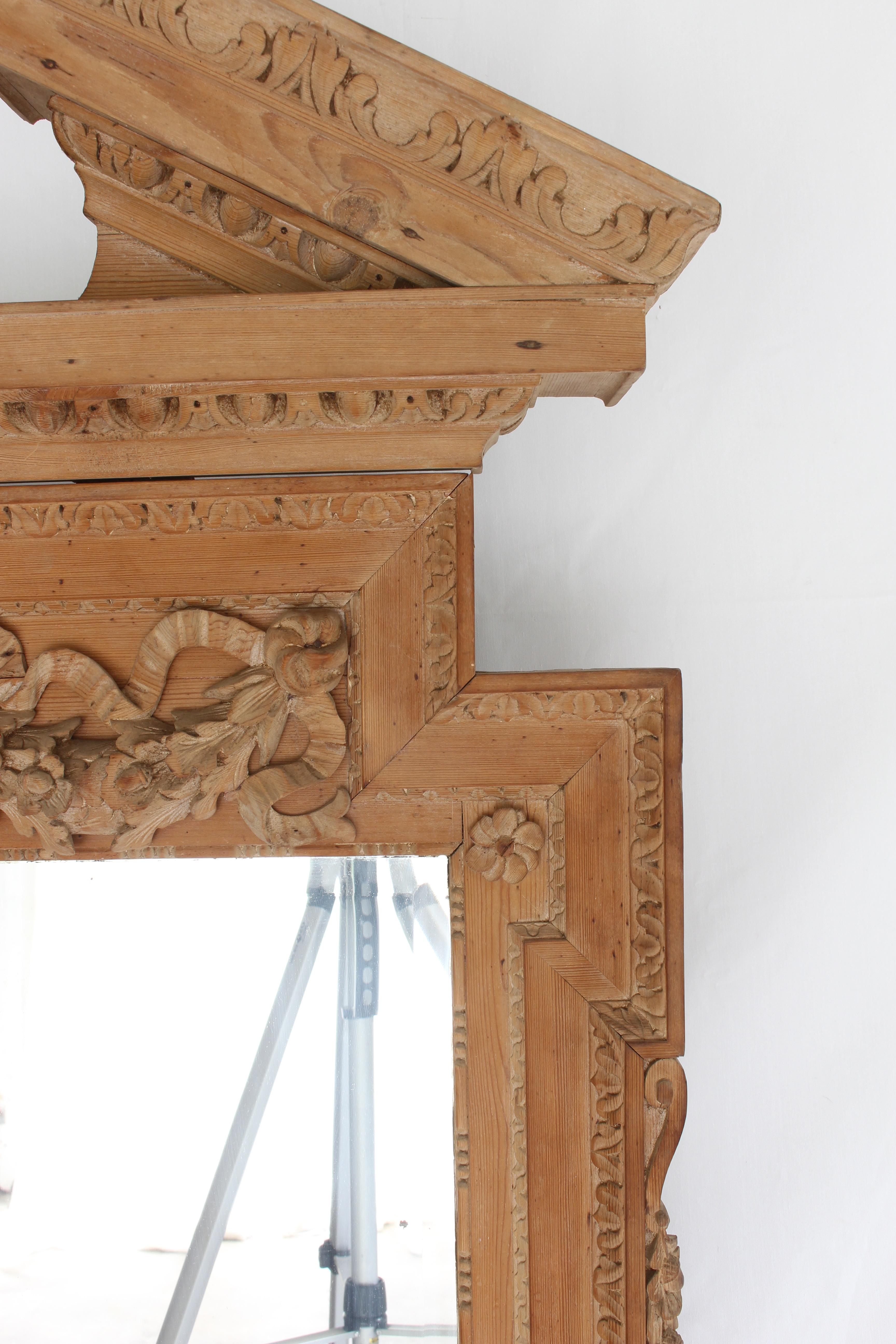 Large William Kent Style Architectural Mirror In Good Condition In Kilmarnock, VA