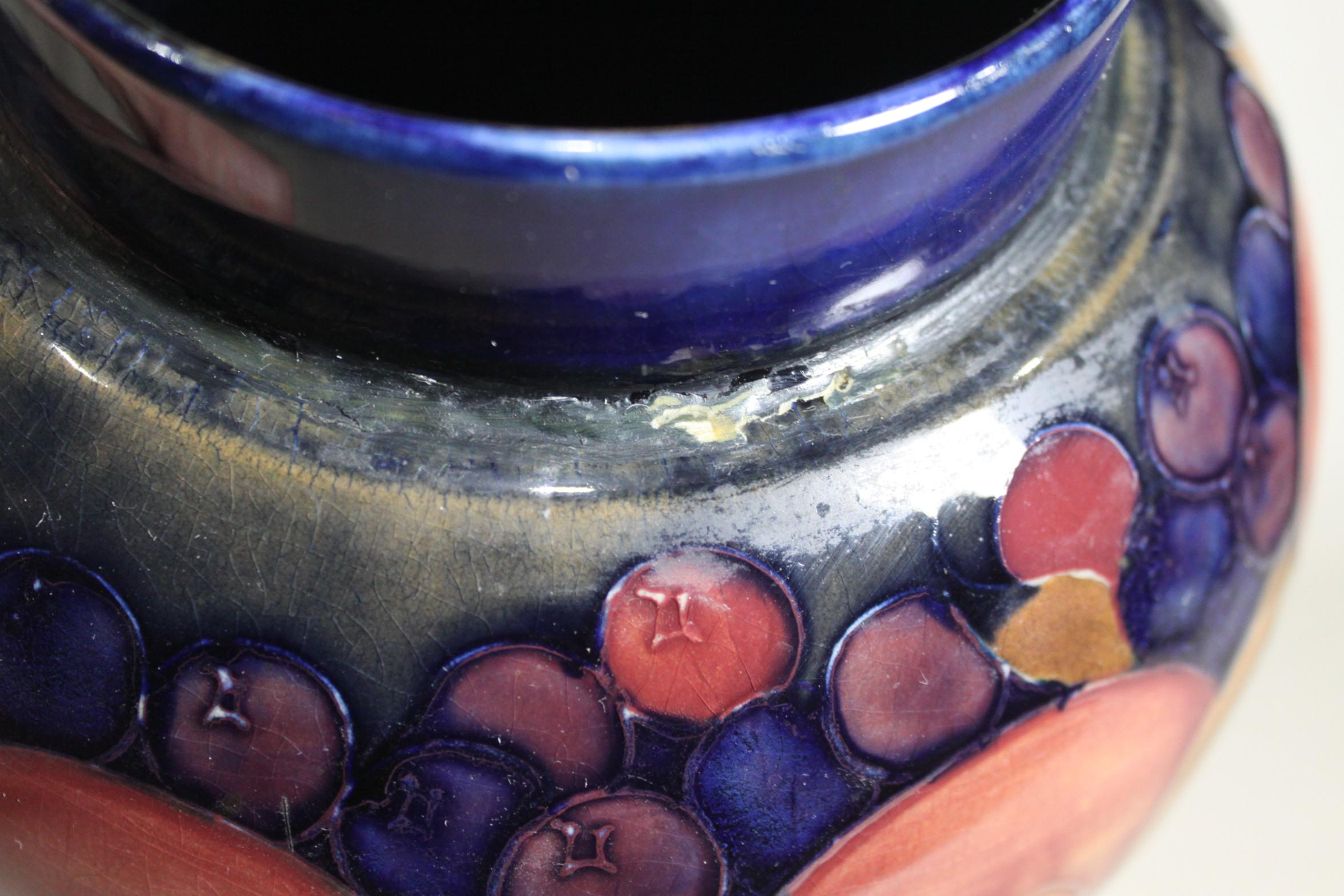 Grand pot ou vase à couvercle grenade William Moorcroft Art Pottery en vente 6