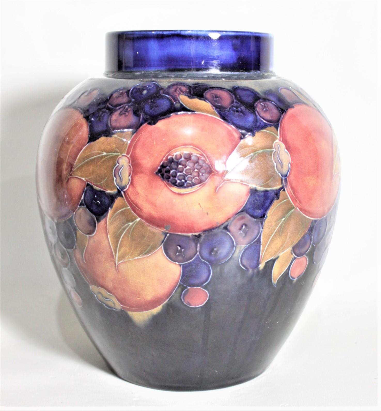 Large William Moorcroft Art Pottery Pomegranate Lidded Ginger Jar or Vase In Good Condition For Sale In Hamilton, Ontario