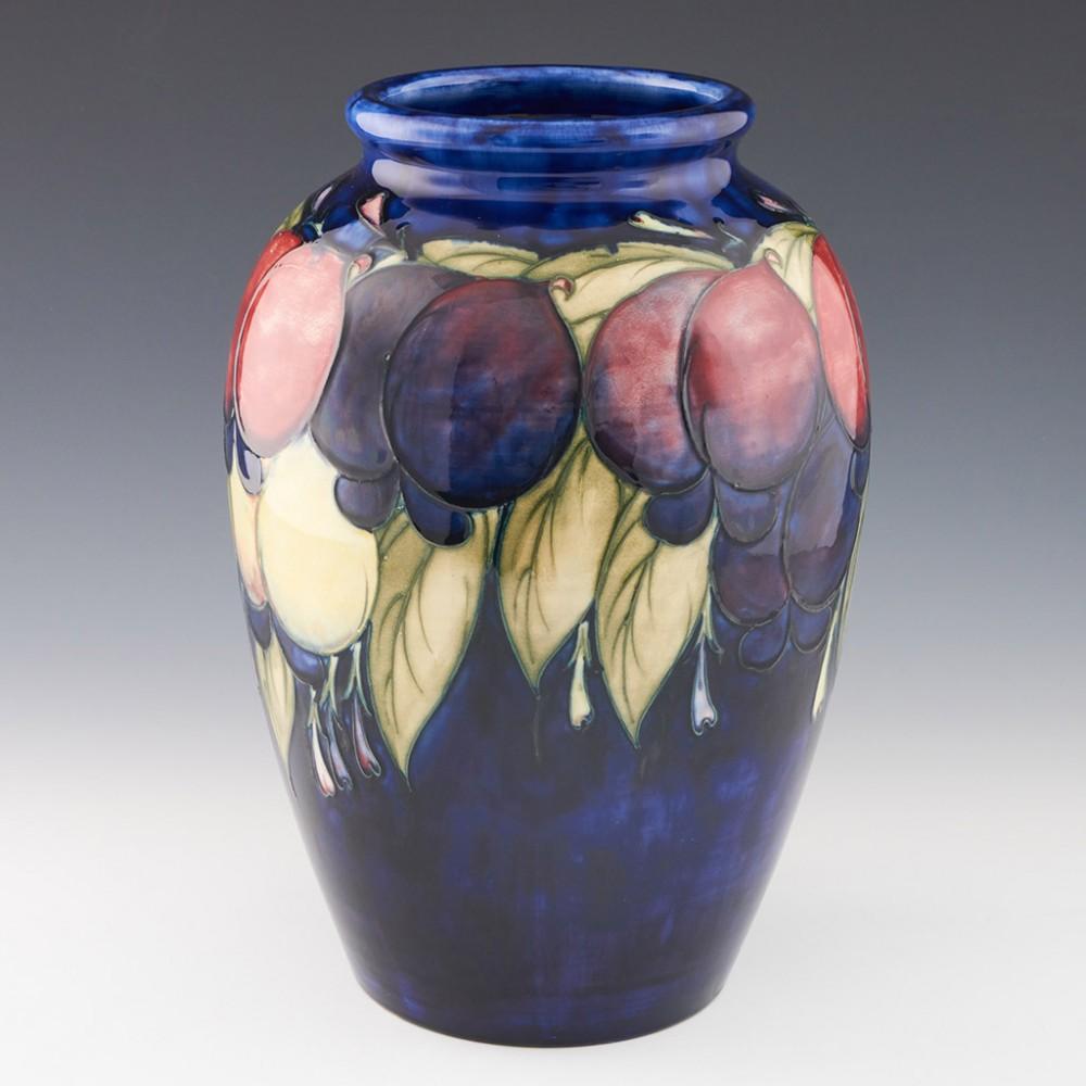 English Large William Moorcroft Wisteria Plum Vase, c1935 For Sale