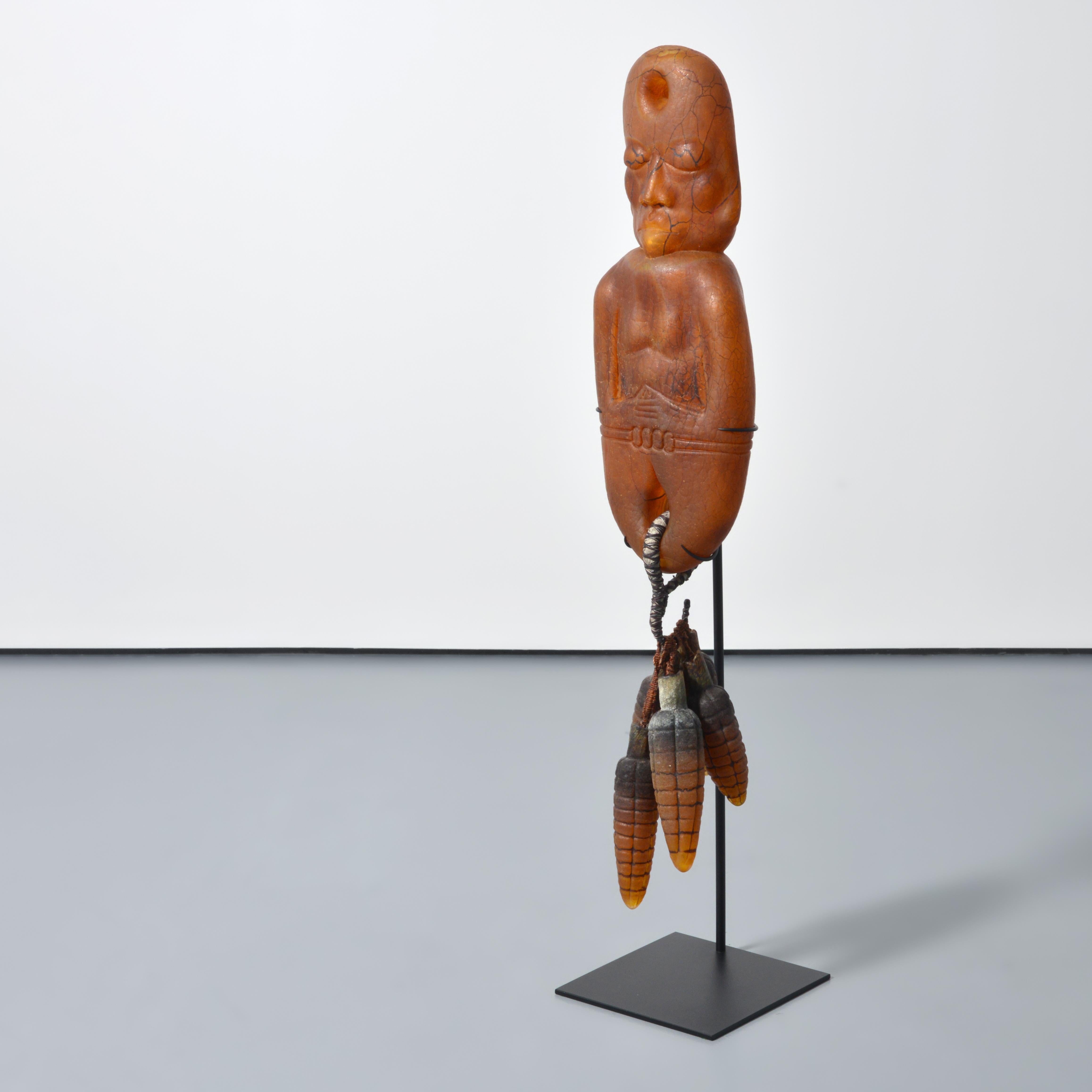 Escultura grande de William Morris FIGURA CON PERLAS, 48 