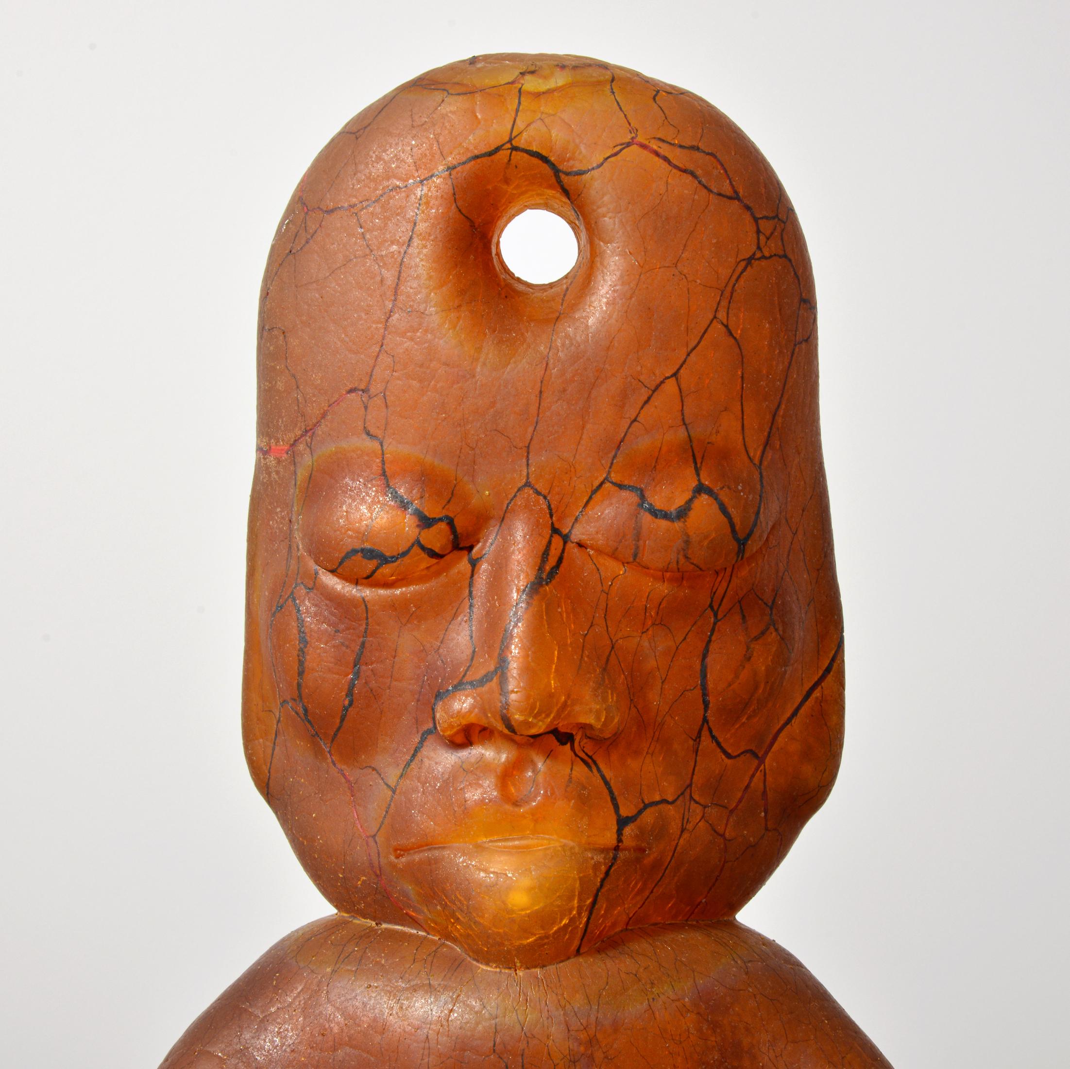 Escultura grande de William Morris FIGURA CON PERLAS, 48 