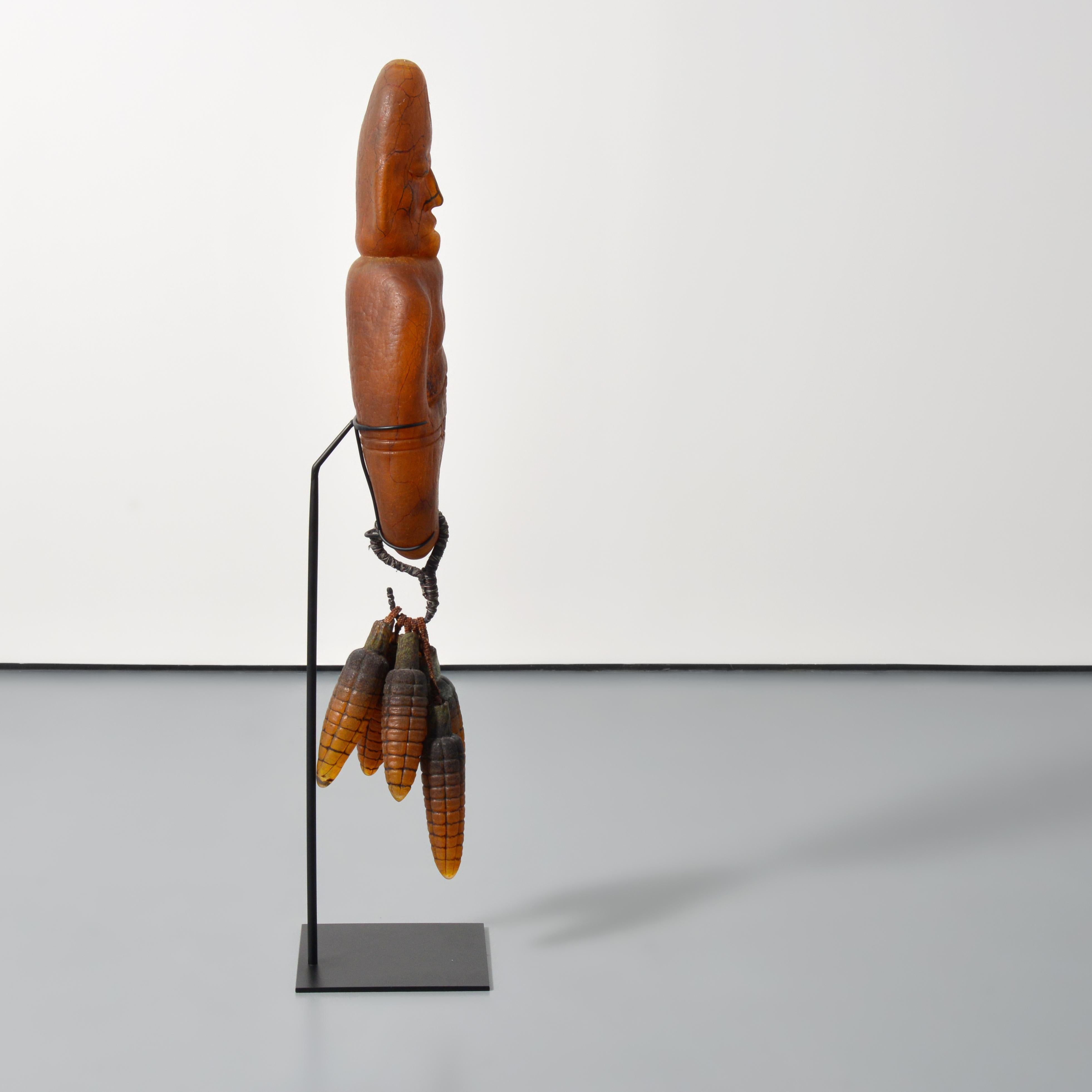Escultura grande de William Morris FIGURA CON PERLAS, 48 
