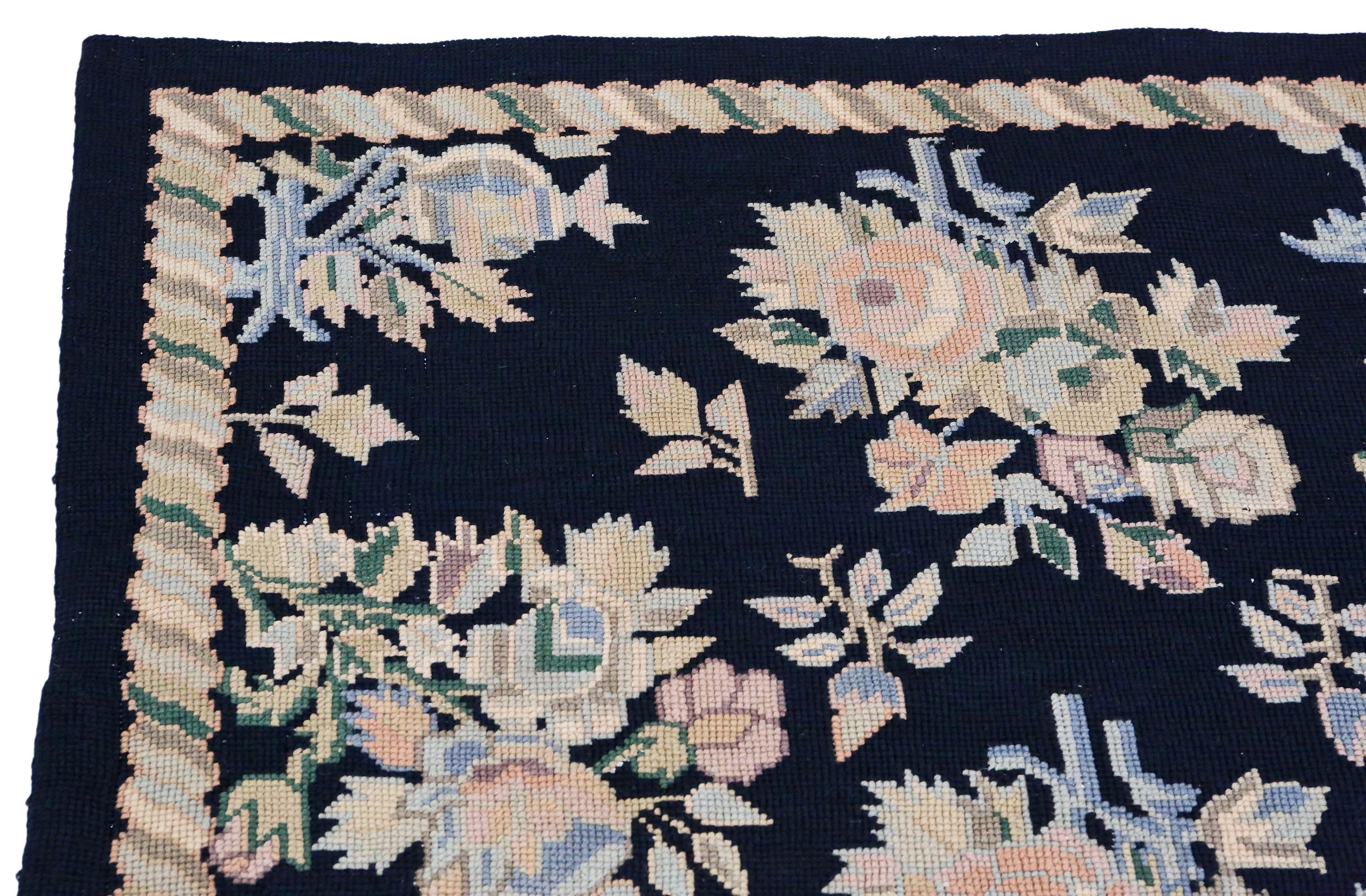 Large William Morris Style Needlepoint Rug Carpet In Good Condition In Wisbech, Cambridgeshire