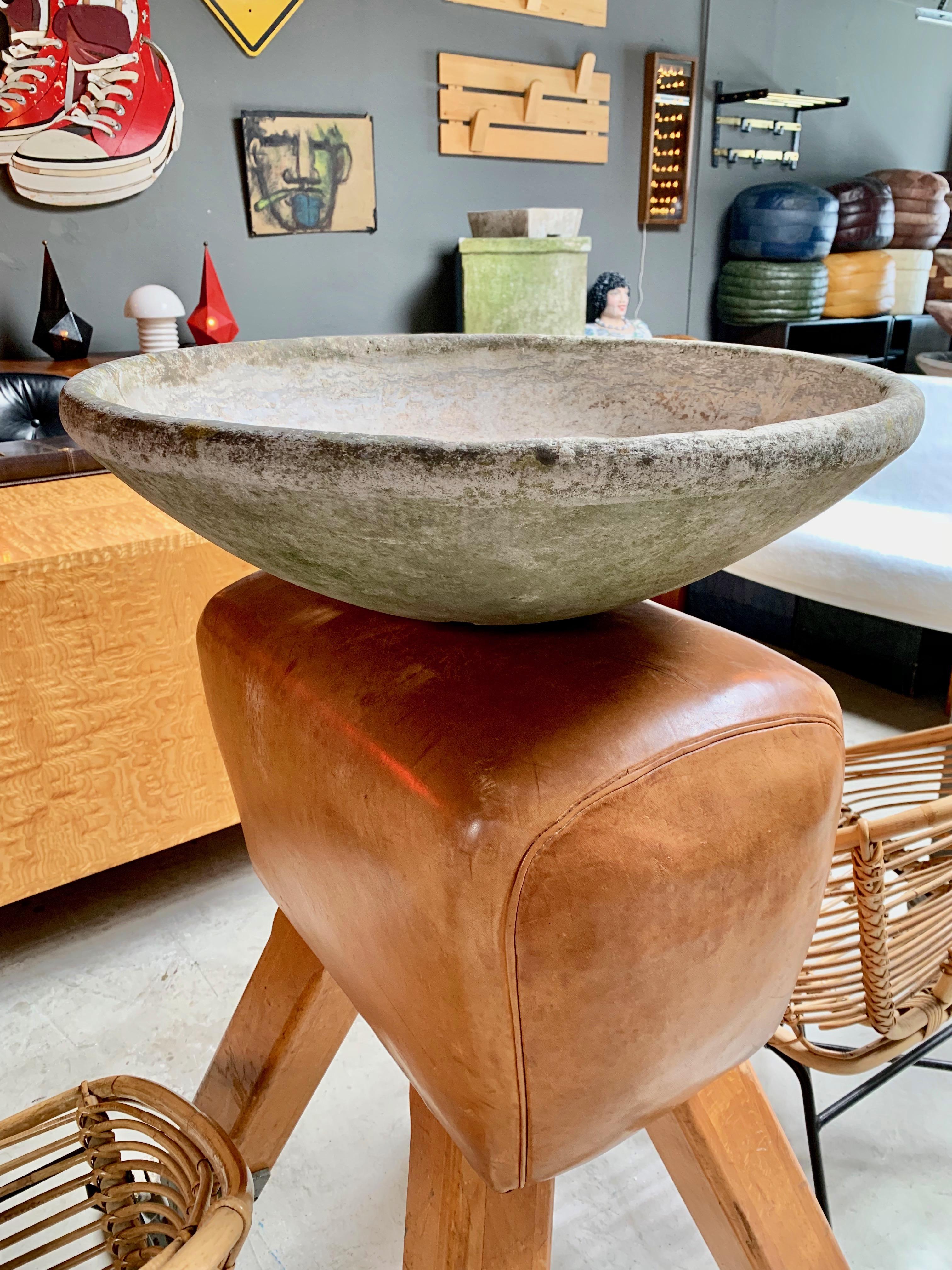 Fantastic cement bowl by Swiss architect Willy Guhl for Eternit. Great tabletop bowl or planter. Good condition.