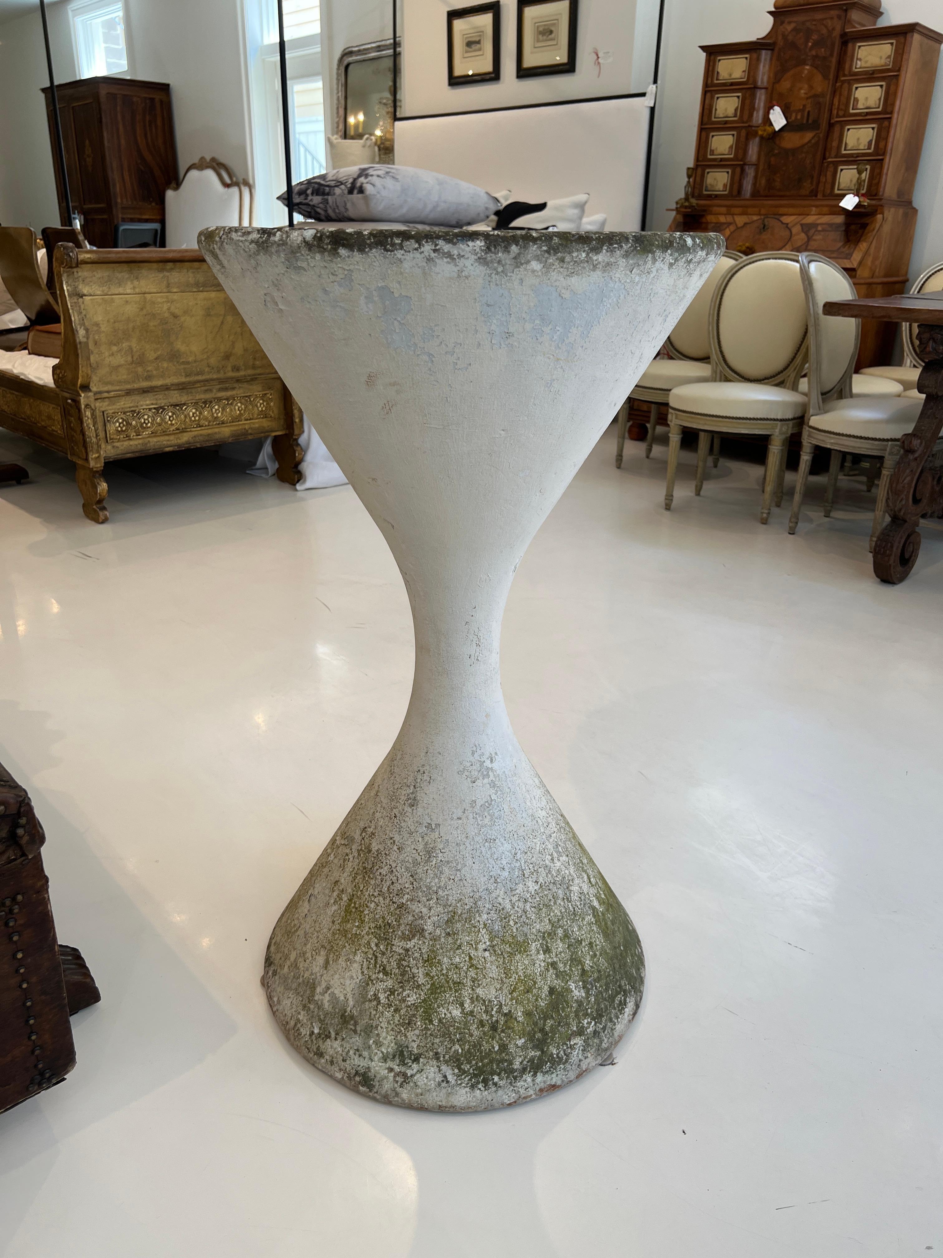 20th Century Large Willy Guhl Diablo Hourglass Planter For Sale