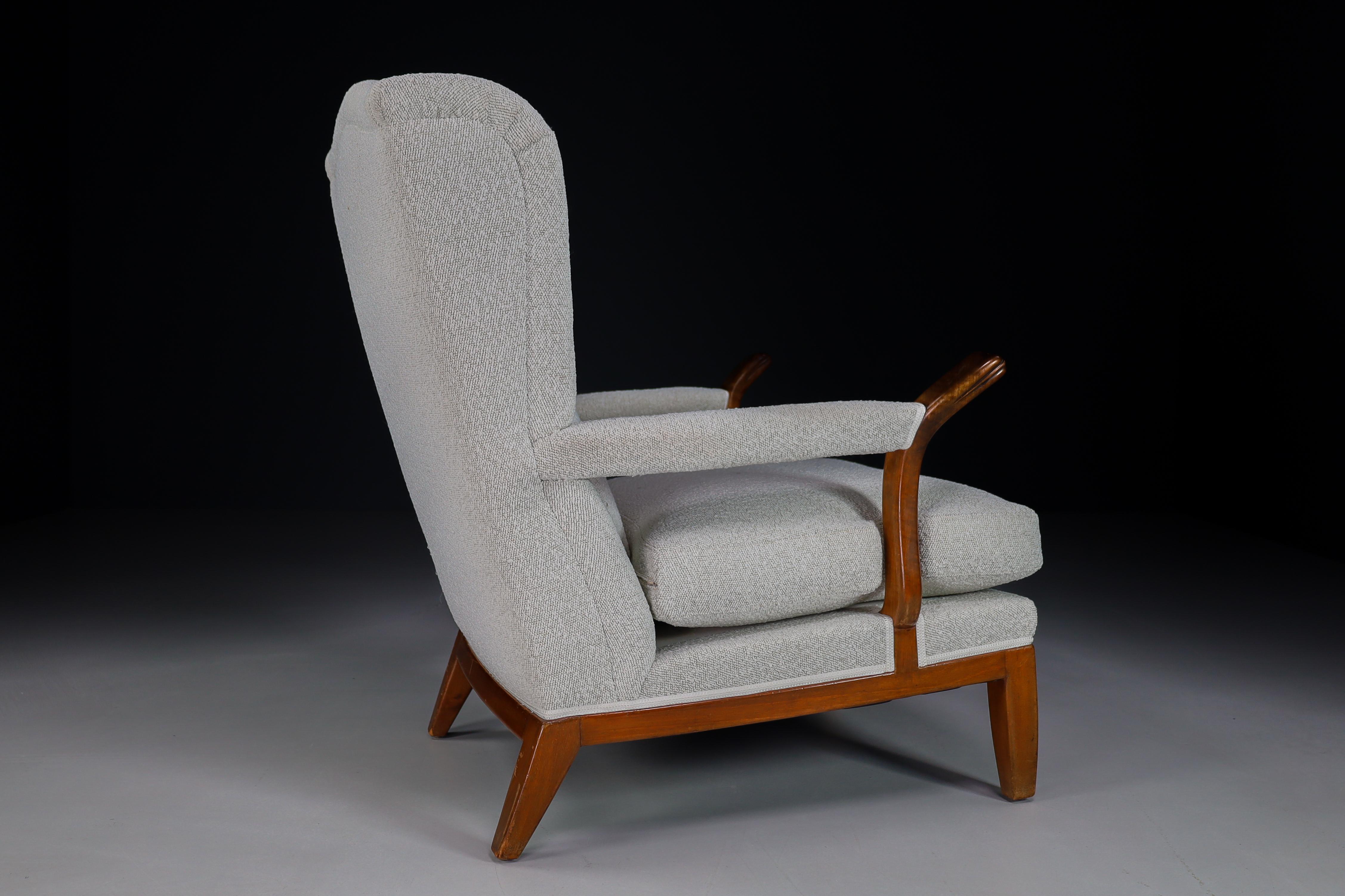 Large Wingback Chair in Walnut and New Bouclé Fabric, France, 1930s For Sale 5