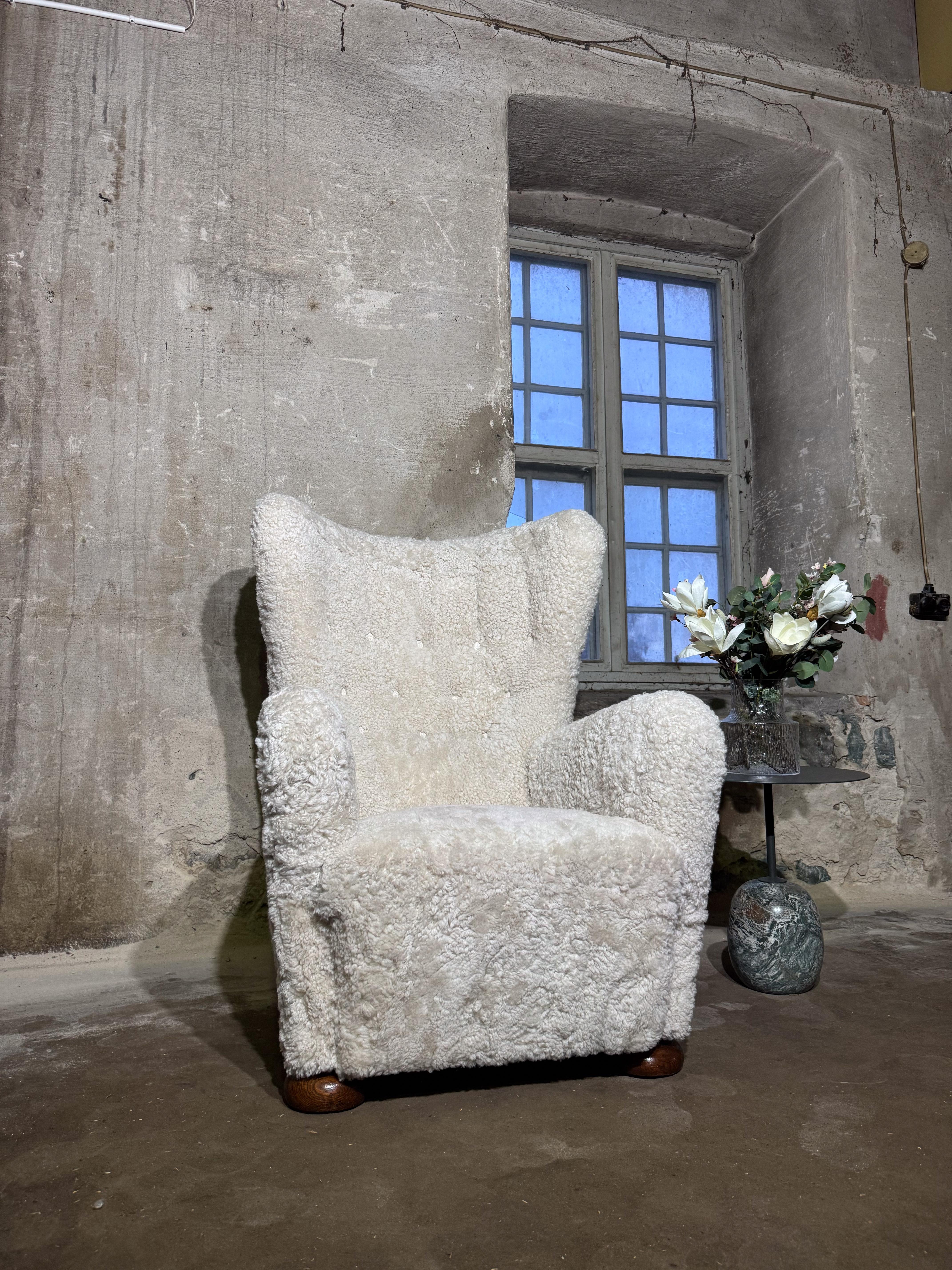 Sedia da salotto Wingback grande - Fritz Hansen 1672 in pelle di pecora in vendita 11