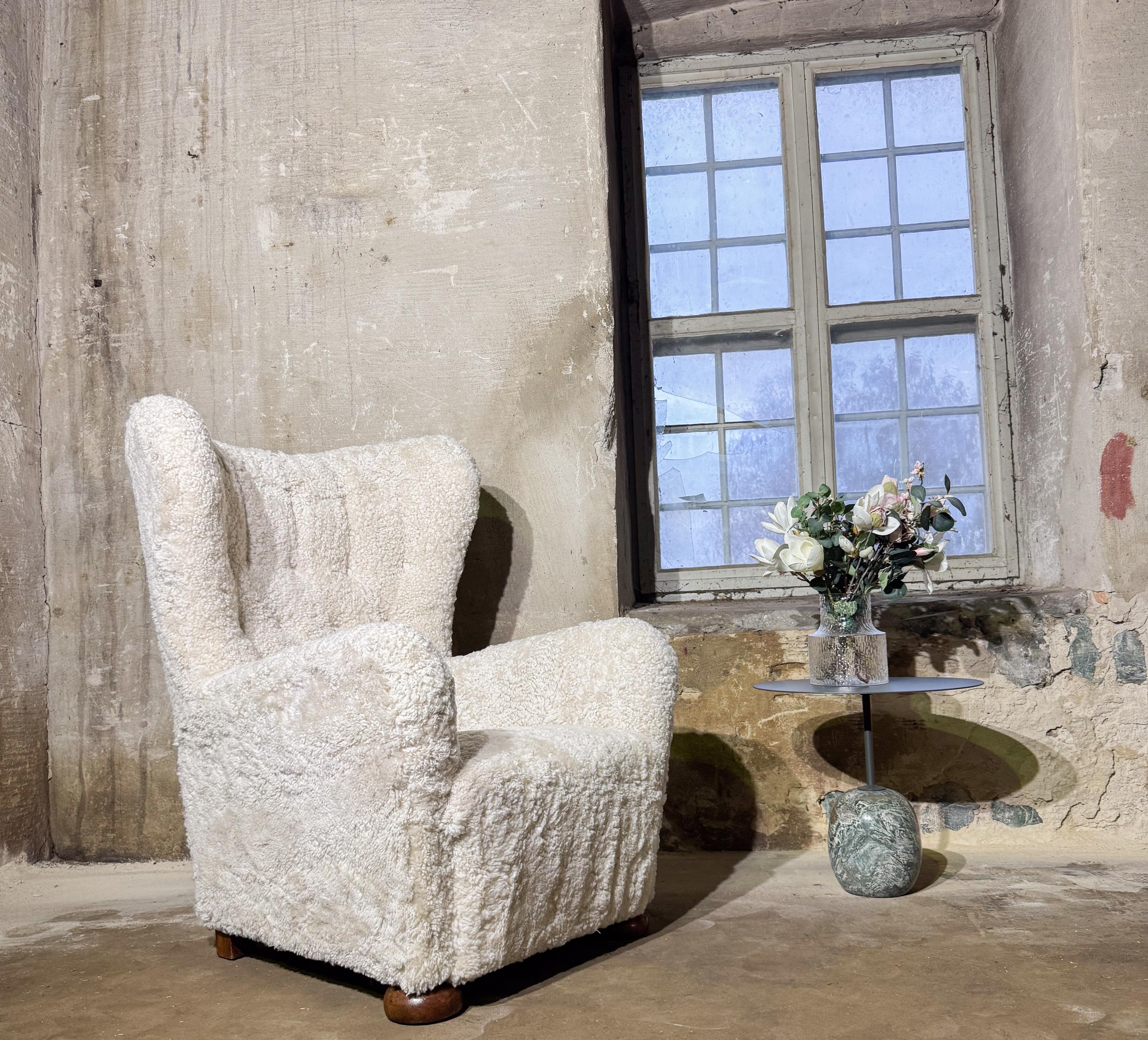 Scandinavo moderno Sedia da salotto Wingback grande - Fritz Hansen 1672 in pelle di pecora in vendita