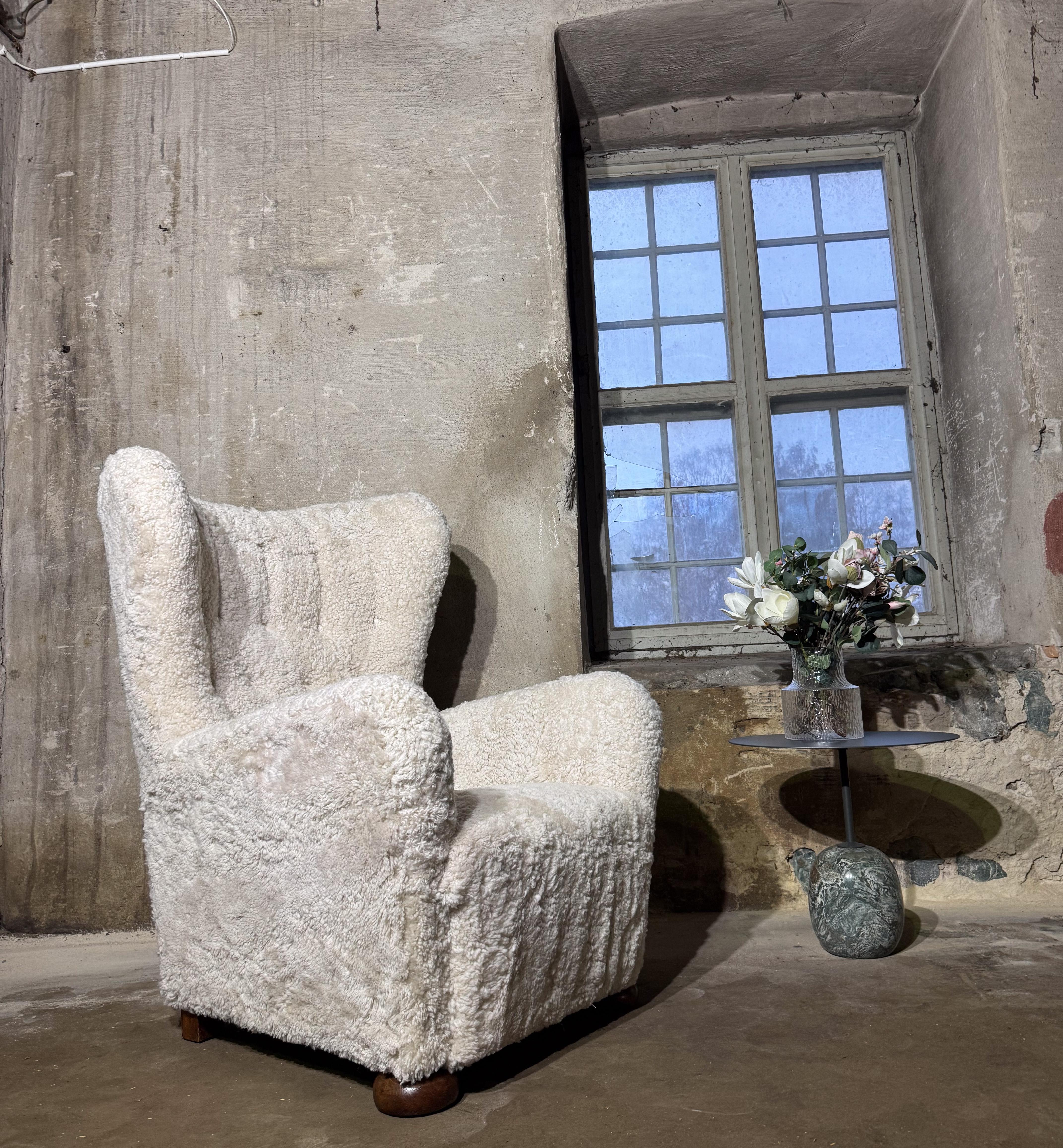Montone Sedia da salotto Wingback grande - Fritz Hansen 1672 in pelle di pecora in vendita