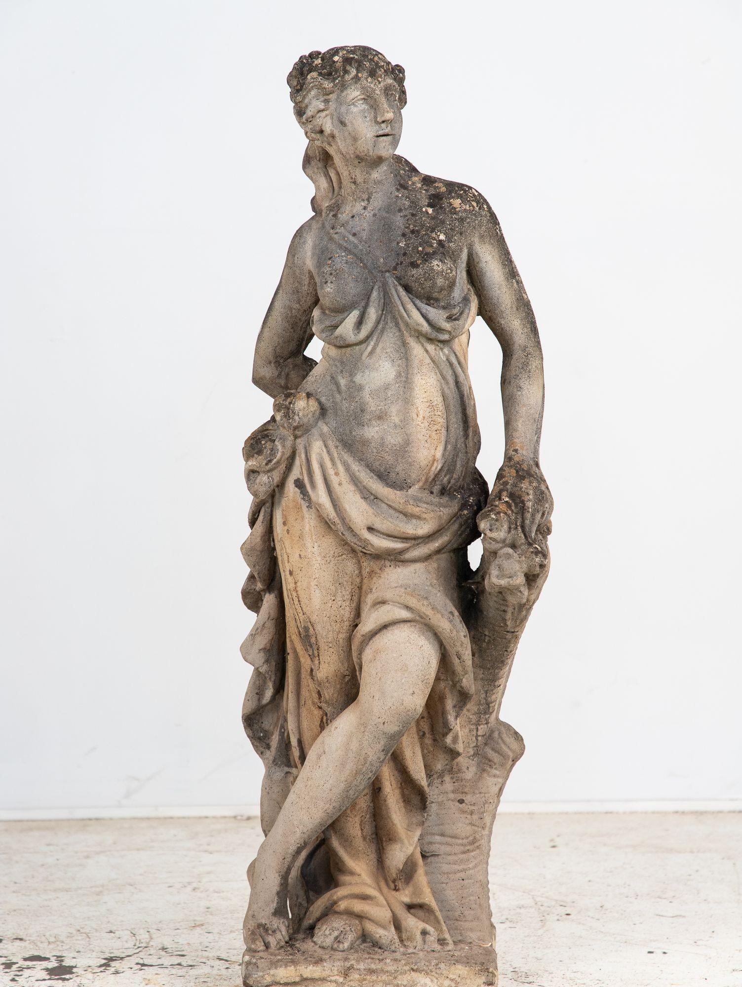 Große Wintergöttin der Four Seasons Gartenfigur, Italien, Ende 20. im Angebot 7
