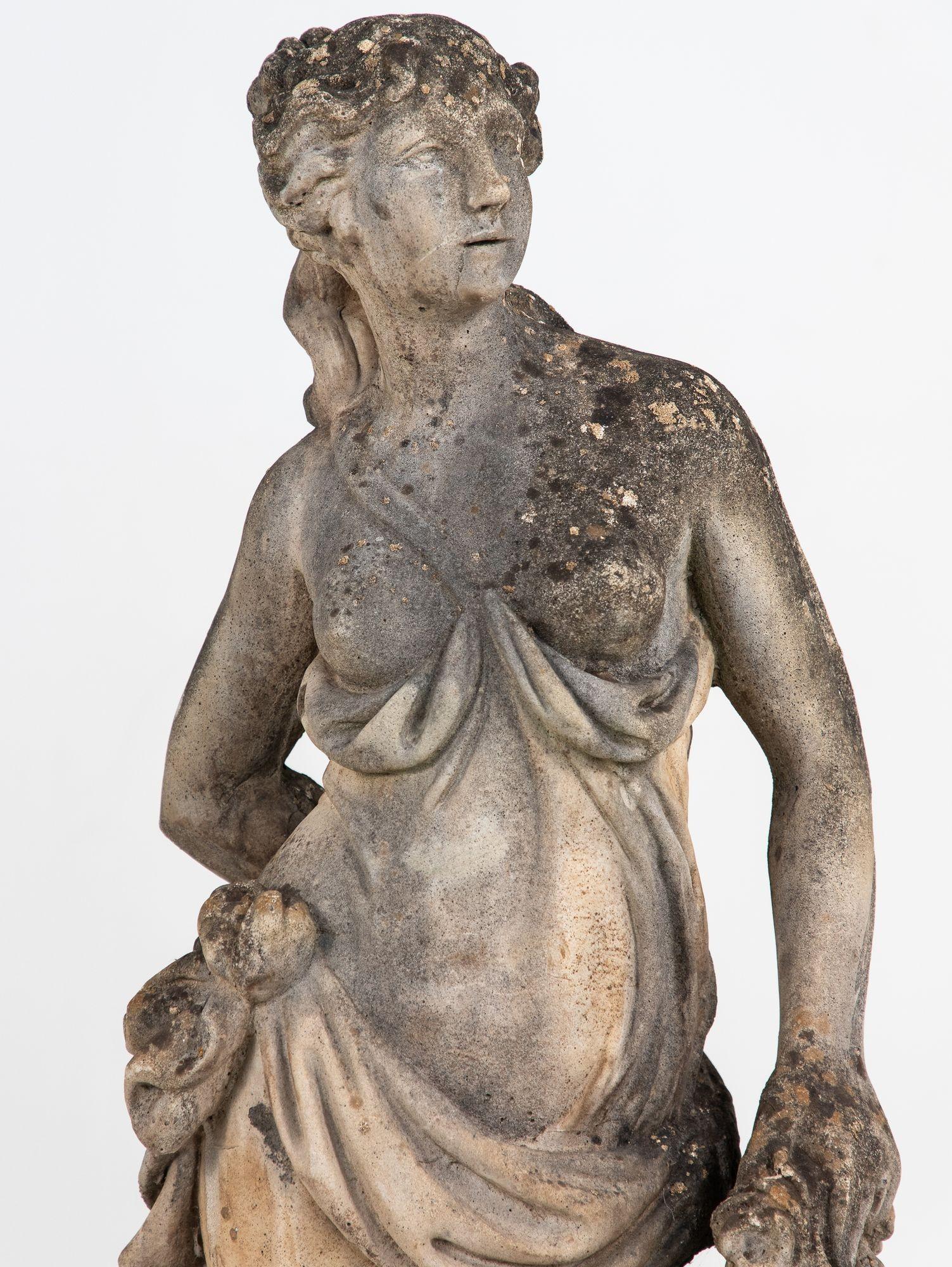 Große Wintergöttin der Four Seasons Gartenfigur, Italien, Ende 20. im Angebot 8
