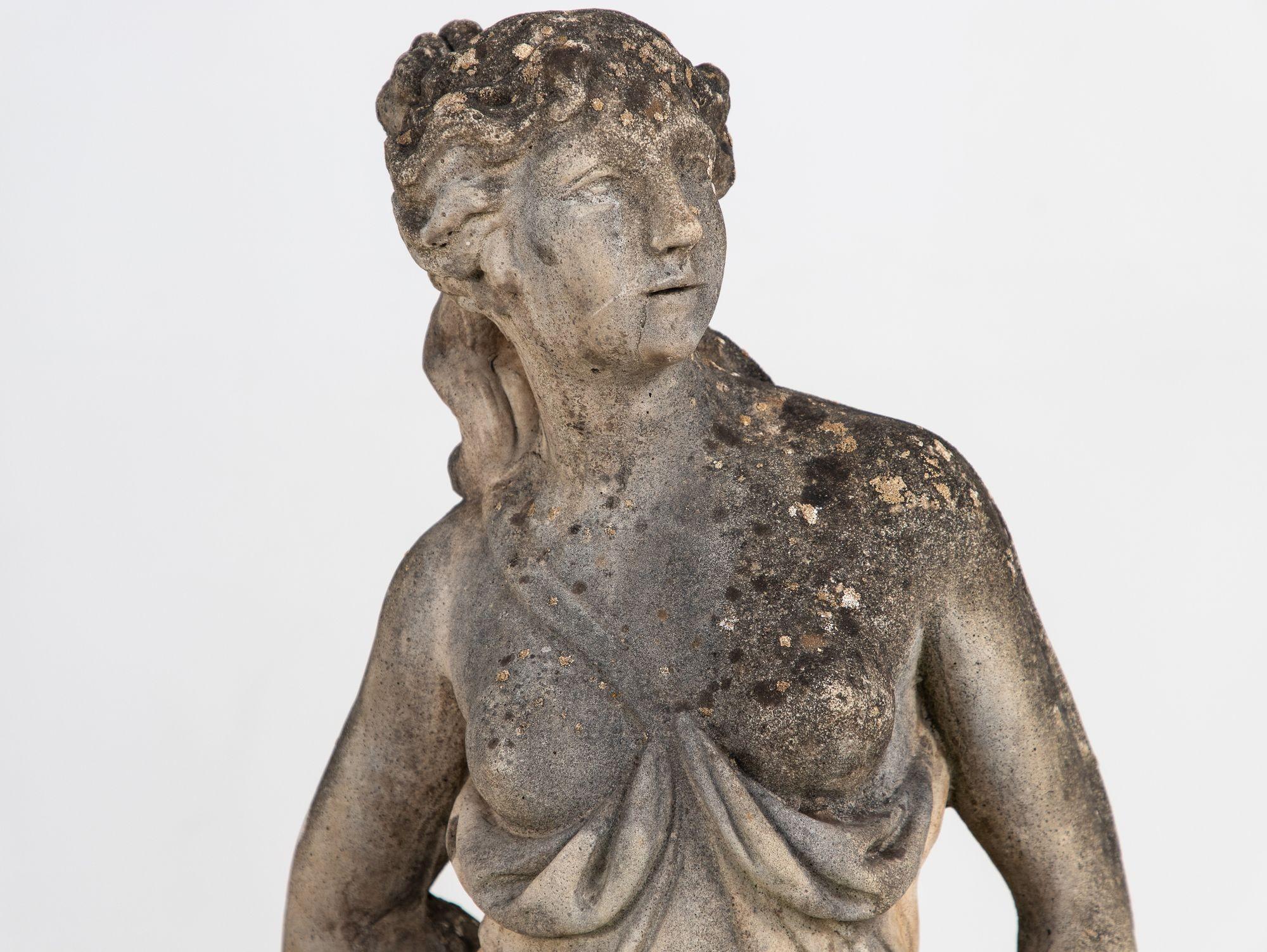 Große Wintergöttin der Four Seasons Gartenfigur, Italien, Ende 20. im Angebot 1