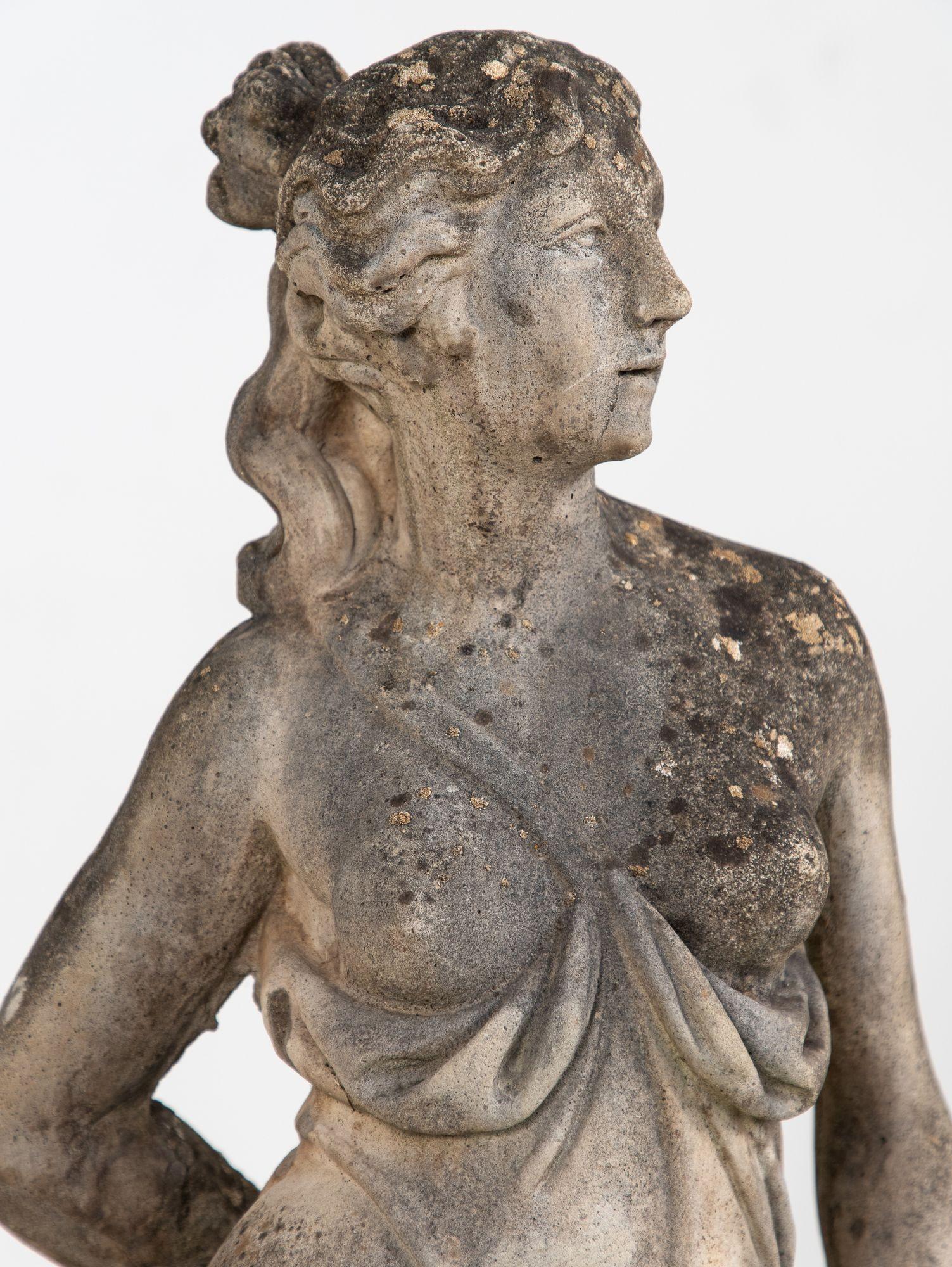 Große Wintergöttin der Four Seasons Gartenfigur, Italien, Ende 20. im Angebot 2