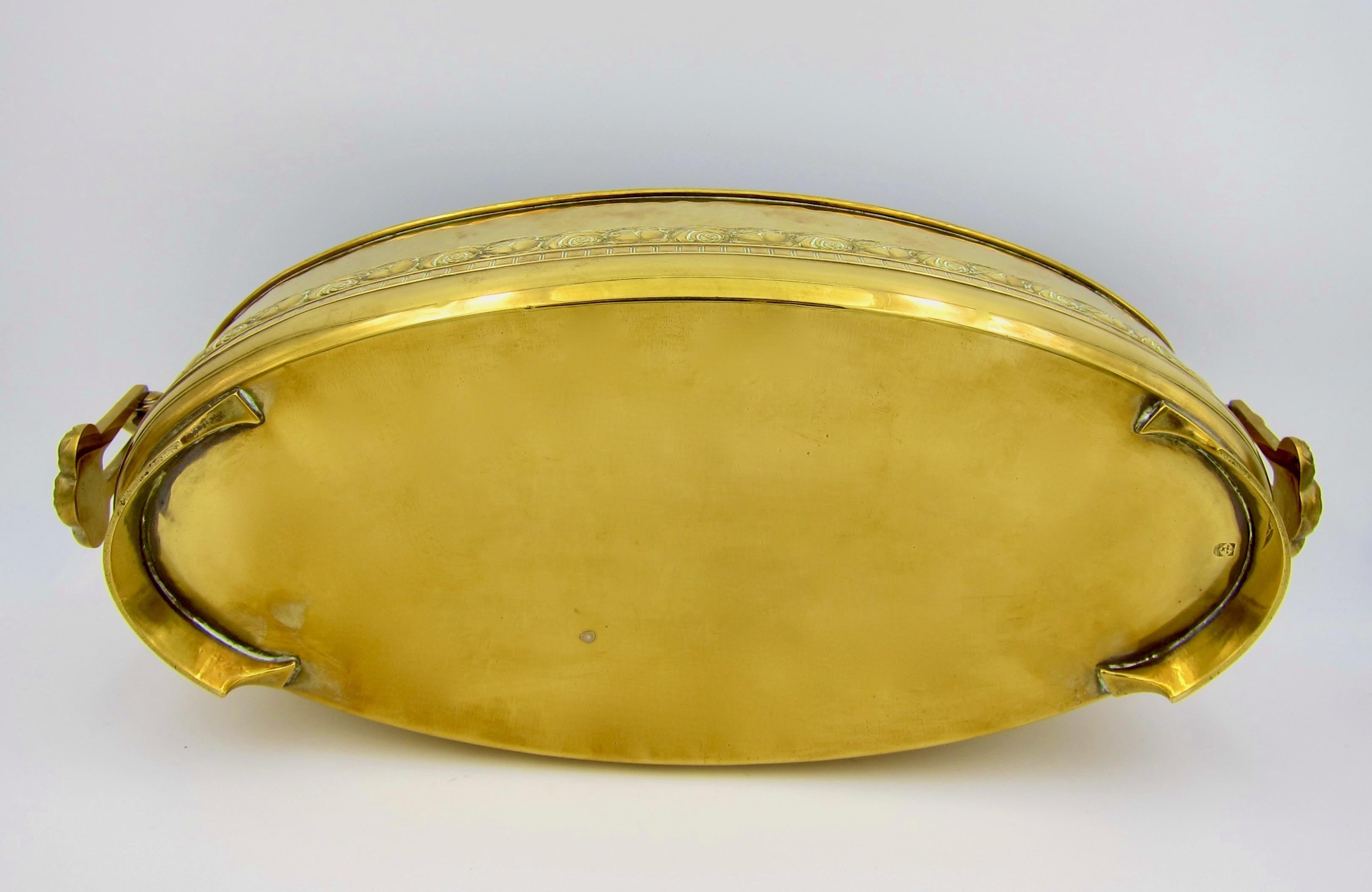 Großer ovaler Jugendstil-Pflanzkübel von WMF aus goldgelbem Messing:: um 1910 1