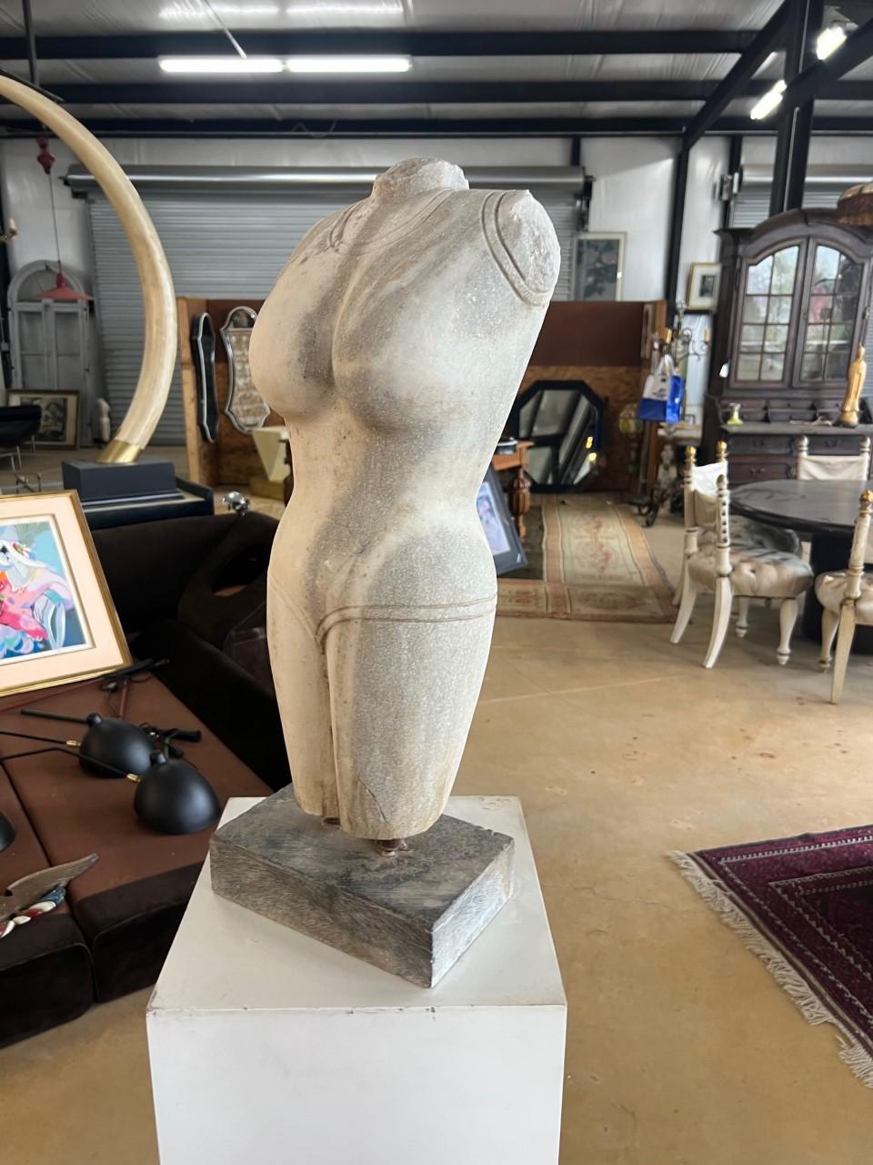 Grande sculpture de torse de femme Bon état - En vente à Cathedral City, CA
