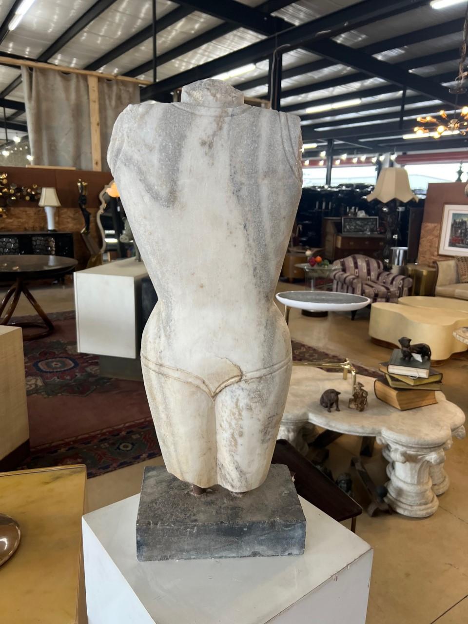 Pierre Grande sculpture de torse de femme en vente