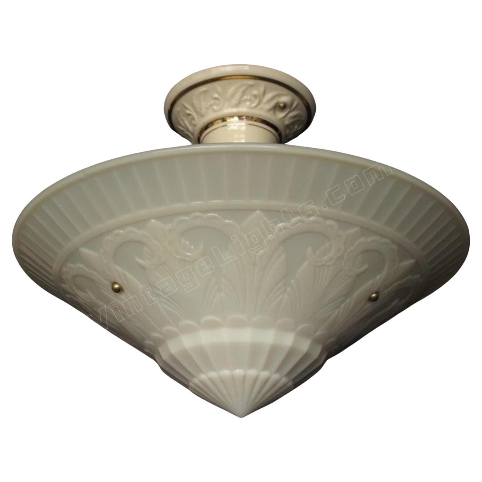 Merveilleux verre à crème antique sur porcelaine vintage Lights vintage en vente
