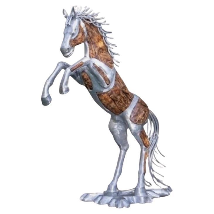 Grande scultura da interno e da esterno in legno e alluminio del Cavallo Mustang in vendita