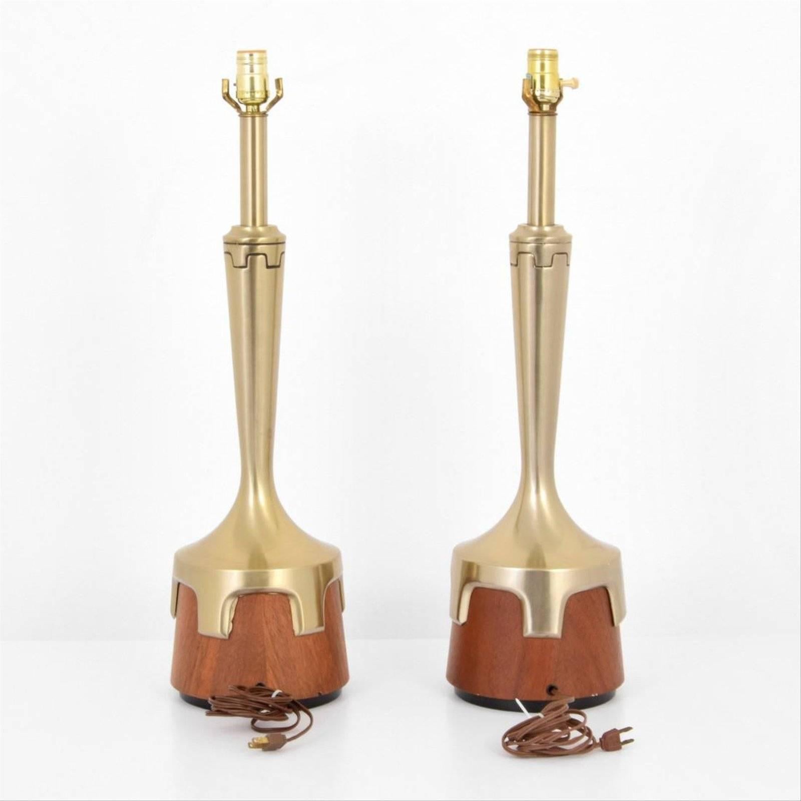 Mid-Century Modern Grandes lampes de bureau en bois et laiton par Laurel, États-Unis, 1969 en vente