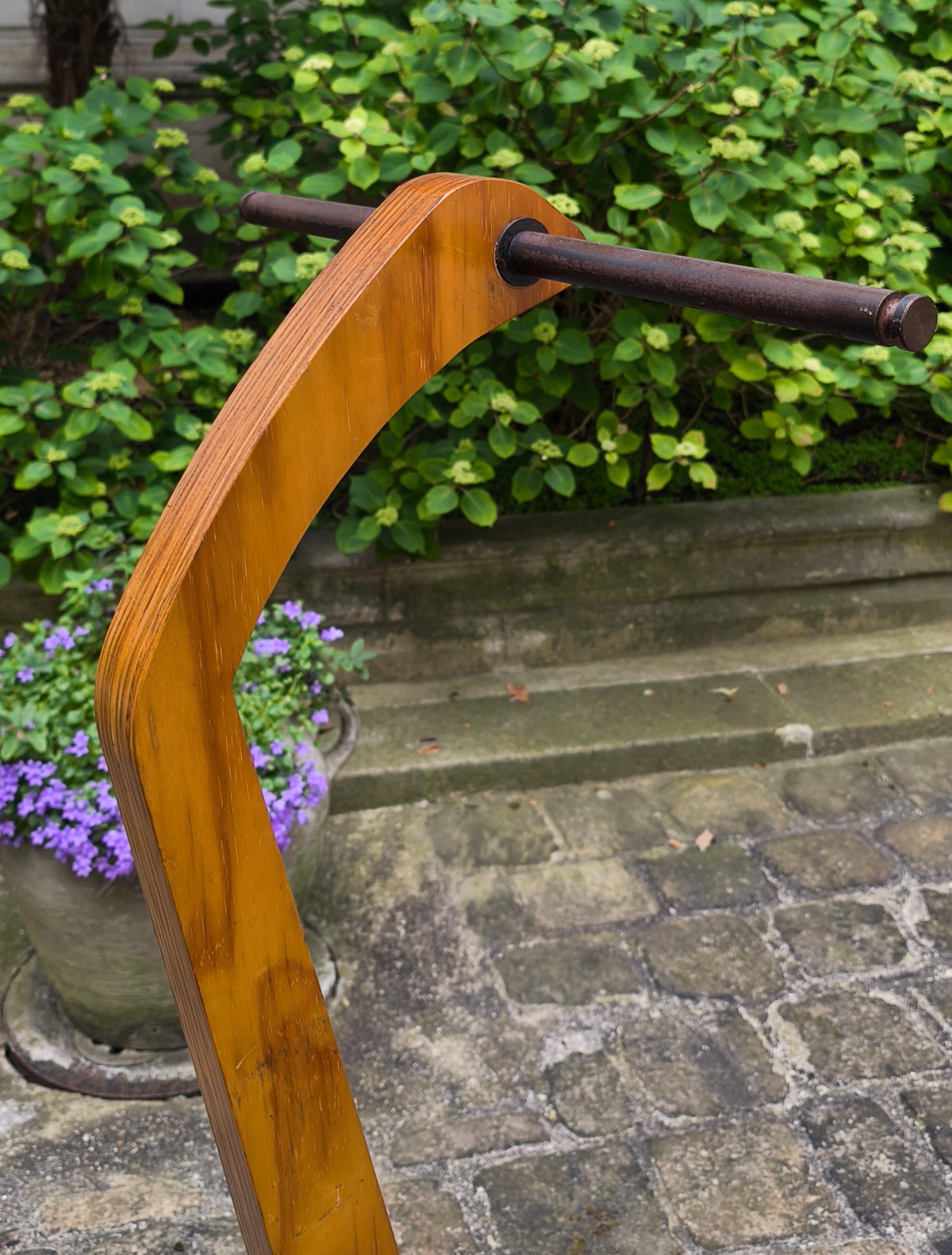 Large wood and steel sculpture, 1980s, like a clothes rack In Good Condition For Sale In Paris, FR