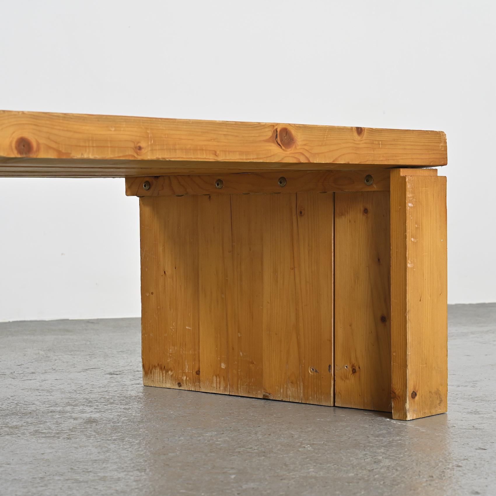 Grand banc en bois des Arcs de Charlotte Perriand, 1985 Bon état - En vente à VILLEURBANNE, FR