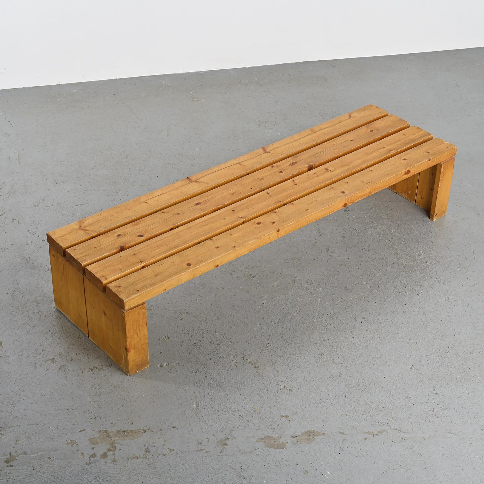 Grand banc en bois des Arcs de Charlotte Perriand, 1985 en vente 1