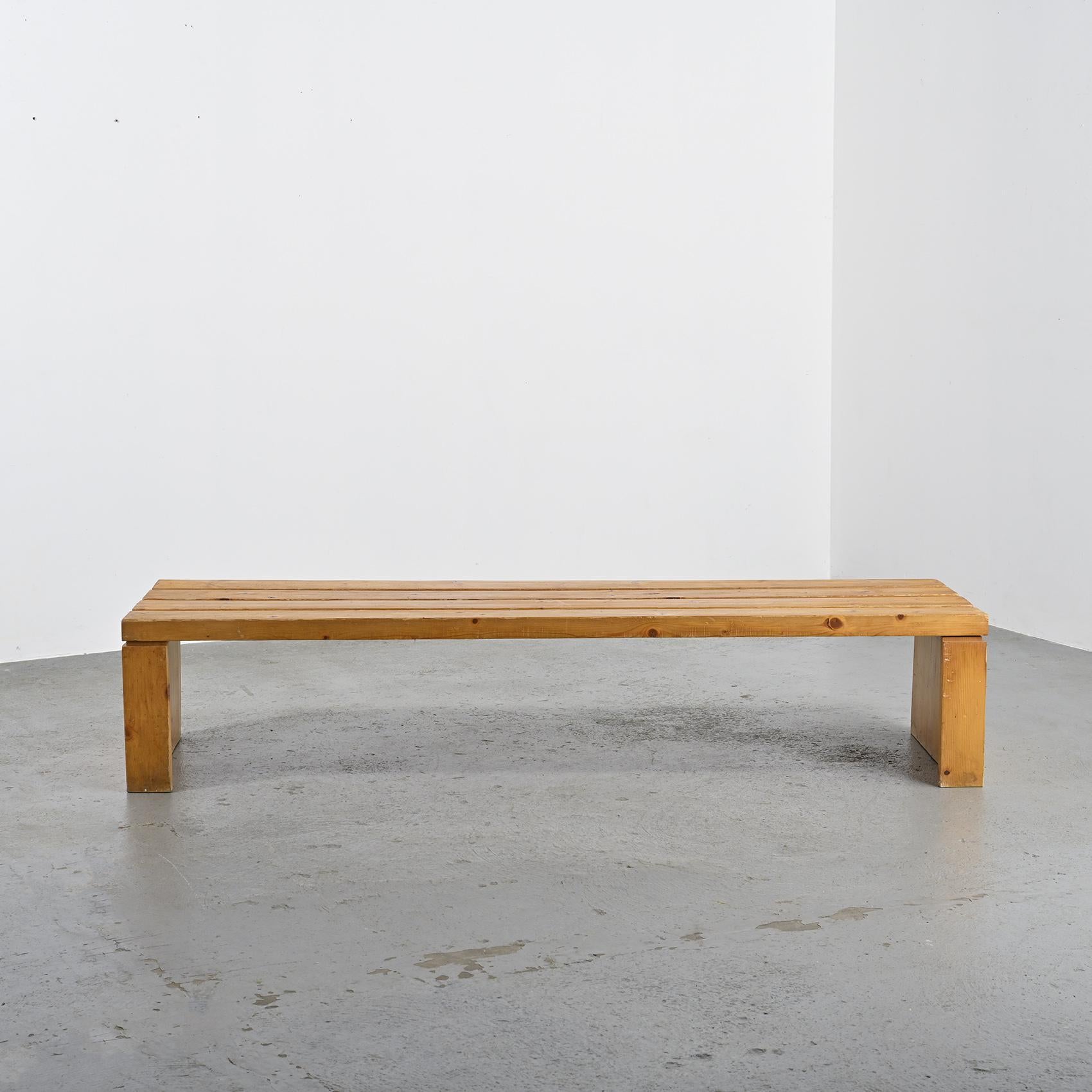 Grand banc en bois des Arcs de Charlotte Perriand, 1985 en vente 2