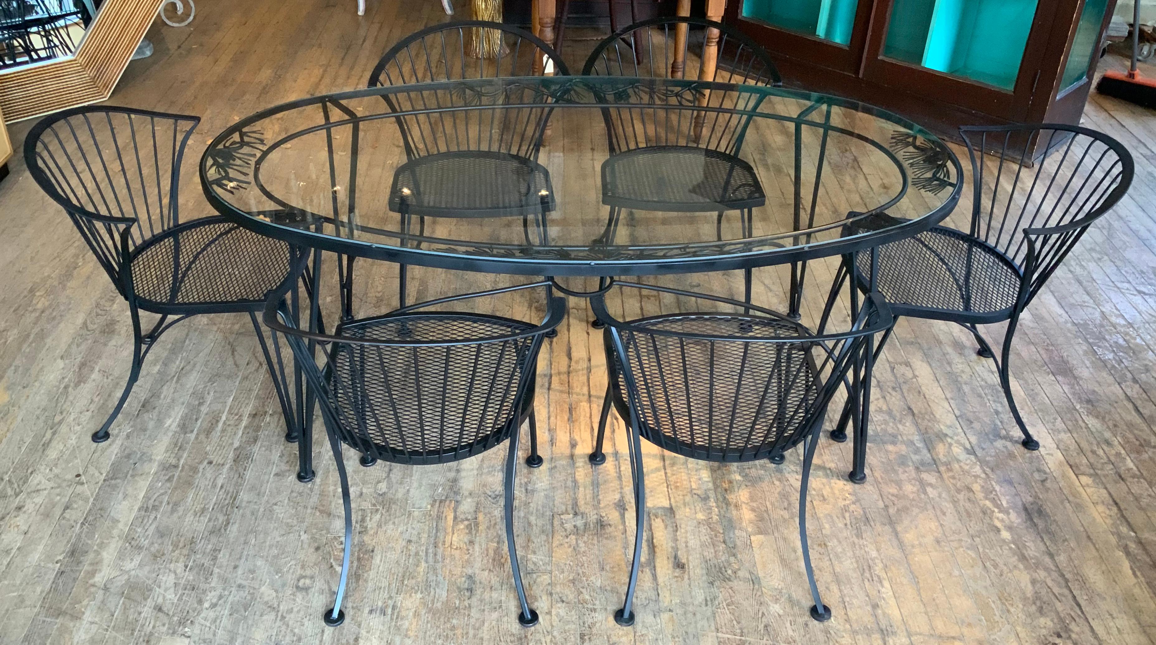 American Large Woodard 1950s Pinecrest Oval Dining Table and Set of Six Chairs