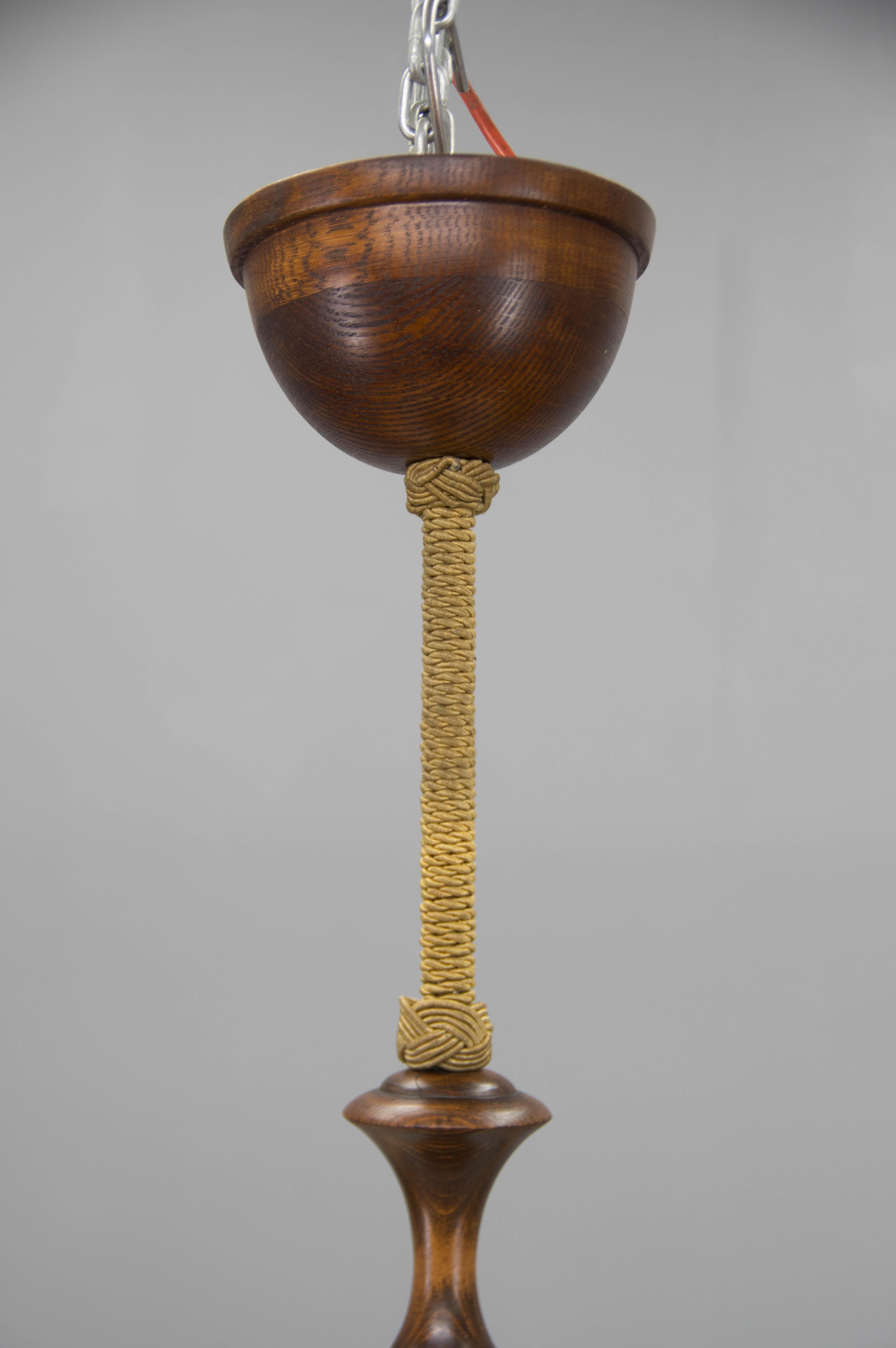 Großer hölzerner Art-Déco-UFO-Kronleuchter, 1930er Jahre (Mitte des 20. Jahrhunderts) im Angebot