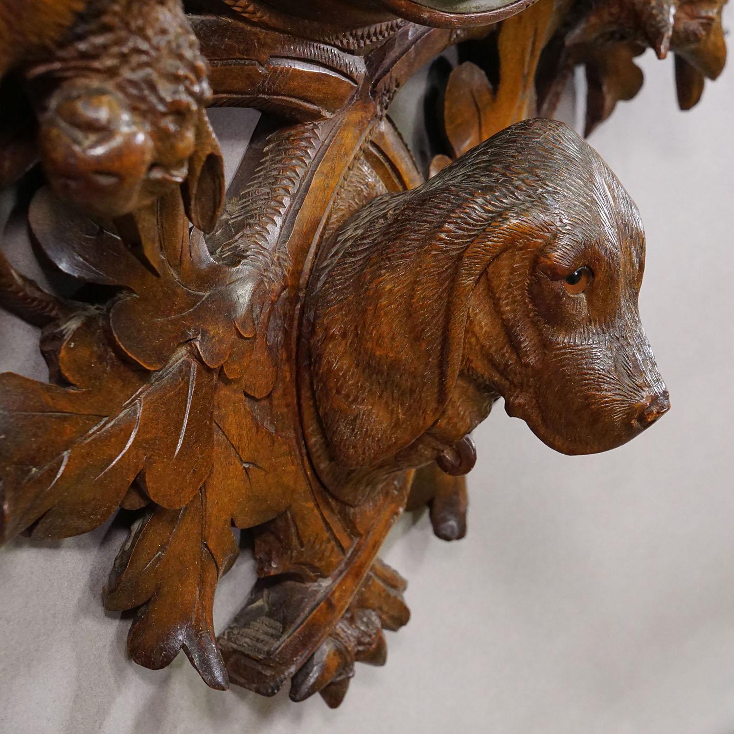 Grande station météo en bois sculpté Black Forest avec cerfs en vente 5