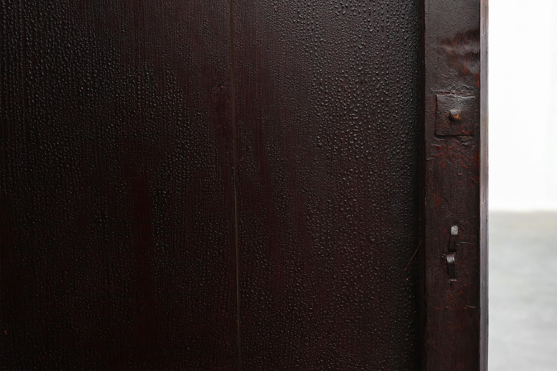 Große hölzerne chinesische 19. Jahrhundert Qing-Dynastie Hochzeit oder Tapering Kabinett im Angebot 6