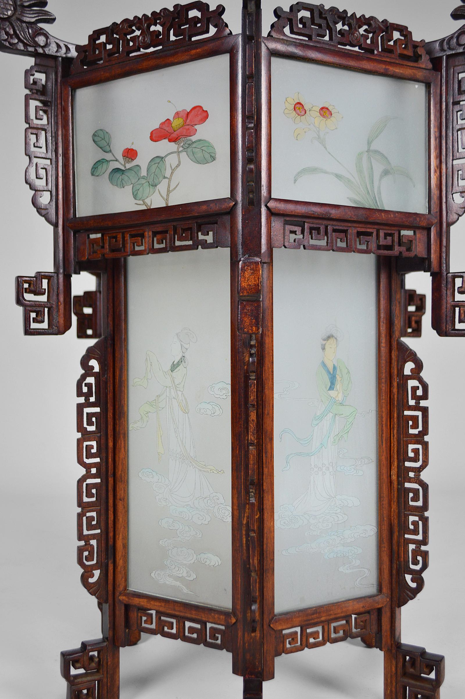 Large Wooden Chinese Lantern with Dragons and Painted Glass, circa 1900 For Sale 2