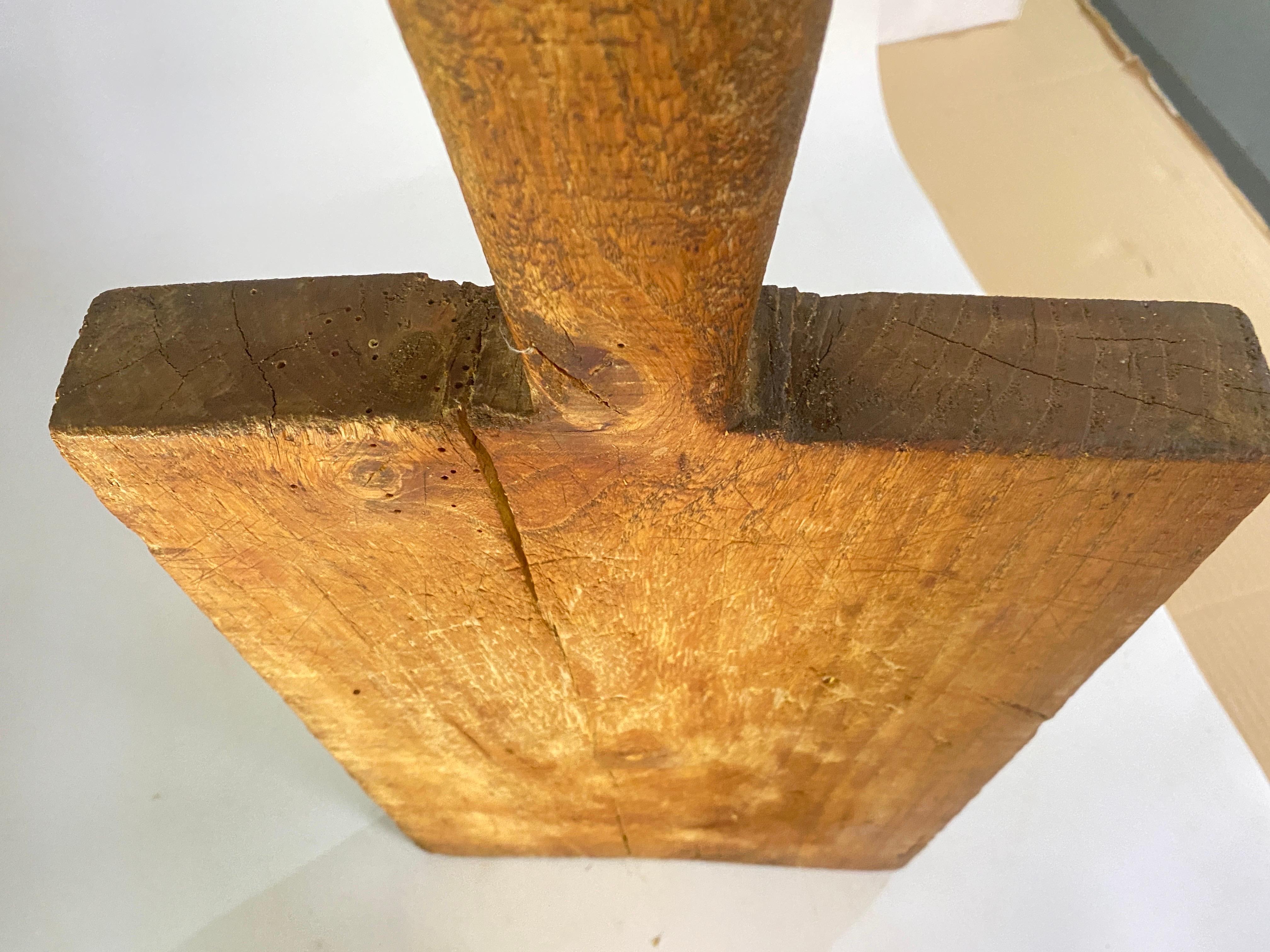 Français Grande planche à découper en bois Vieille Patina, Couleur Brown France 20ème  en vente